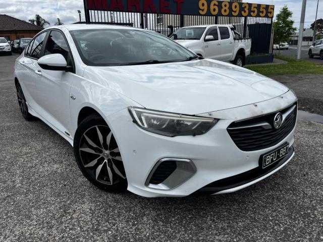 HOLDEN COMMODORE RS ZB