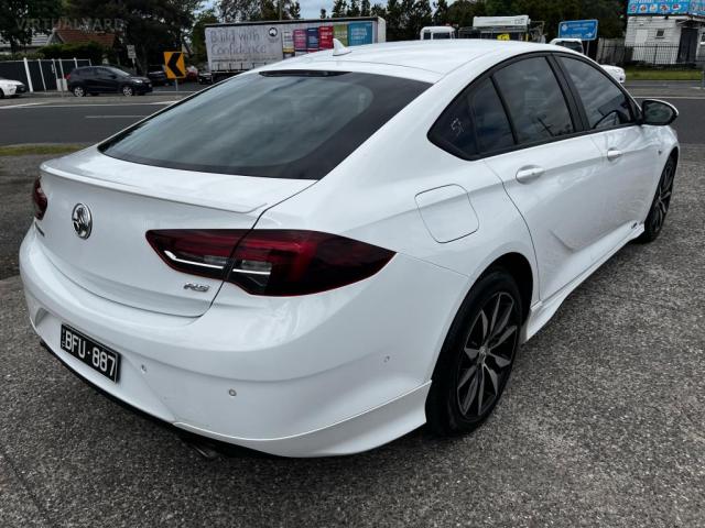 HOLDEN COMMODORE RS ZB