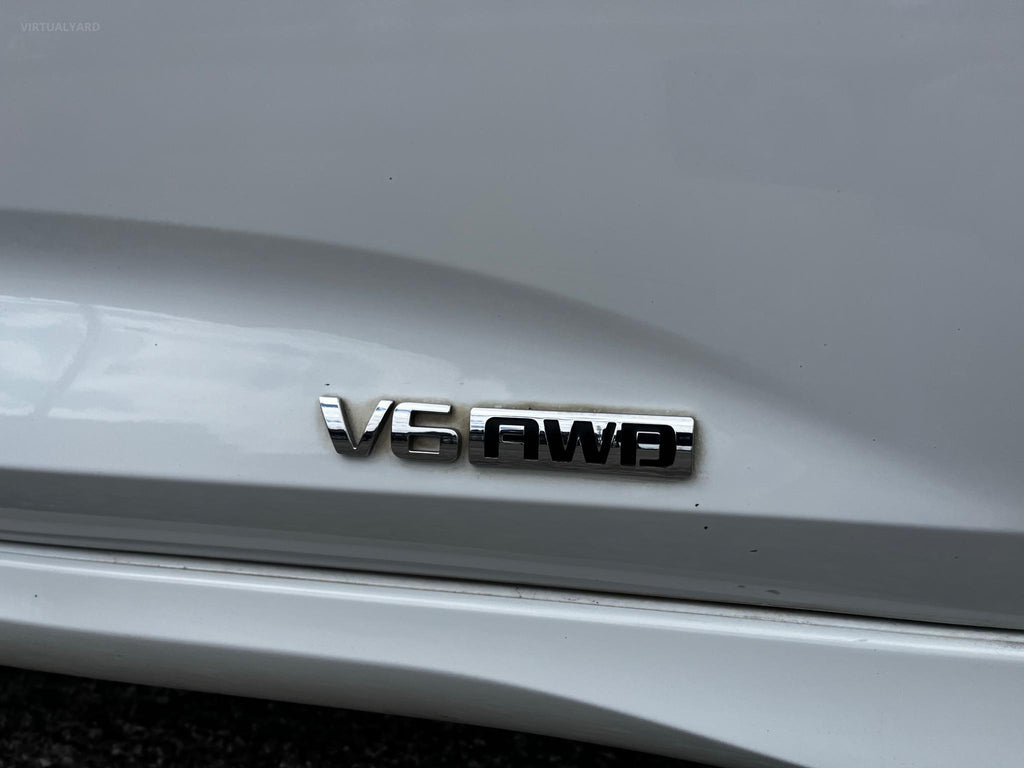 HOLDEN COMMODORE RS ZB