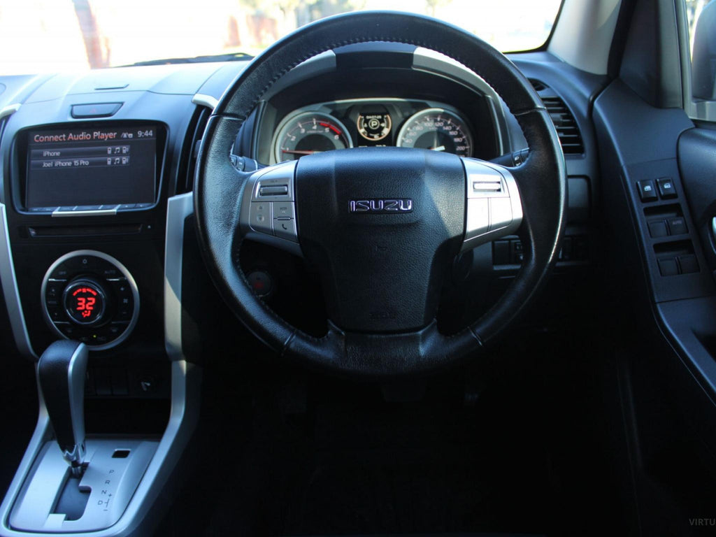 ISUZU MU-X LS-T (4X2) UC MY15