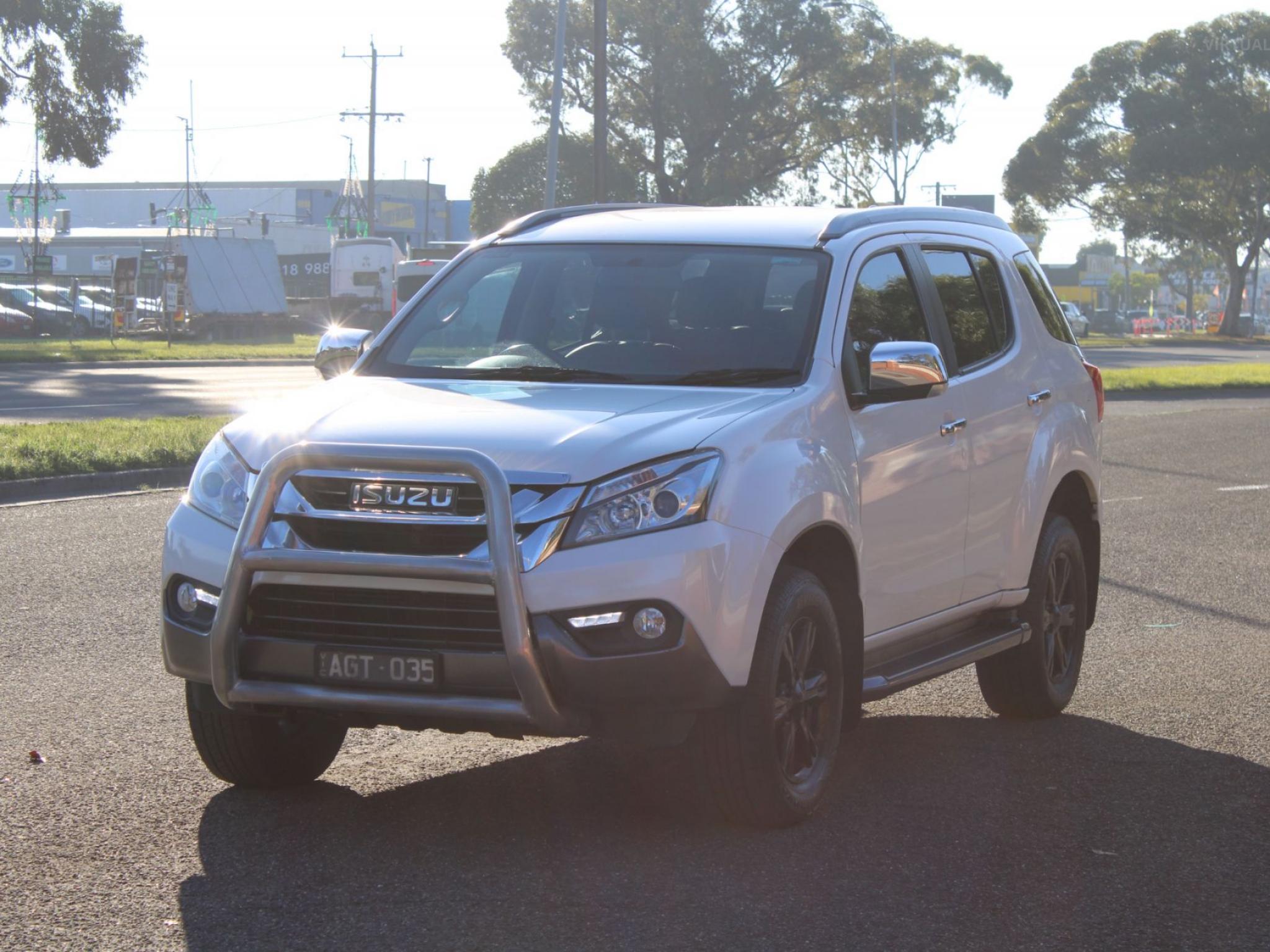 ISUZU MU-X LS-T (4X2) UC MY15