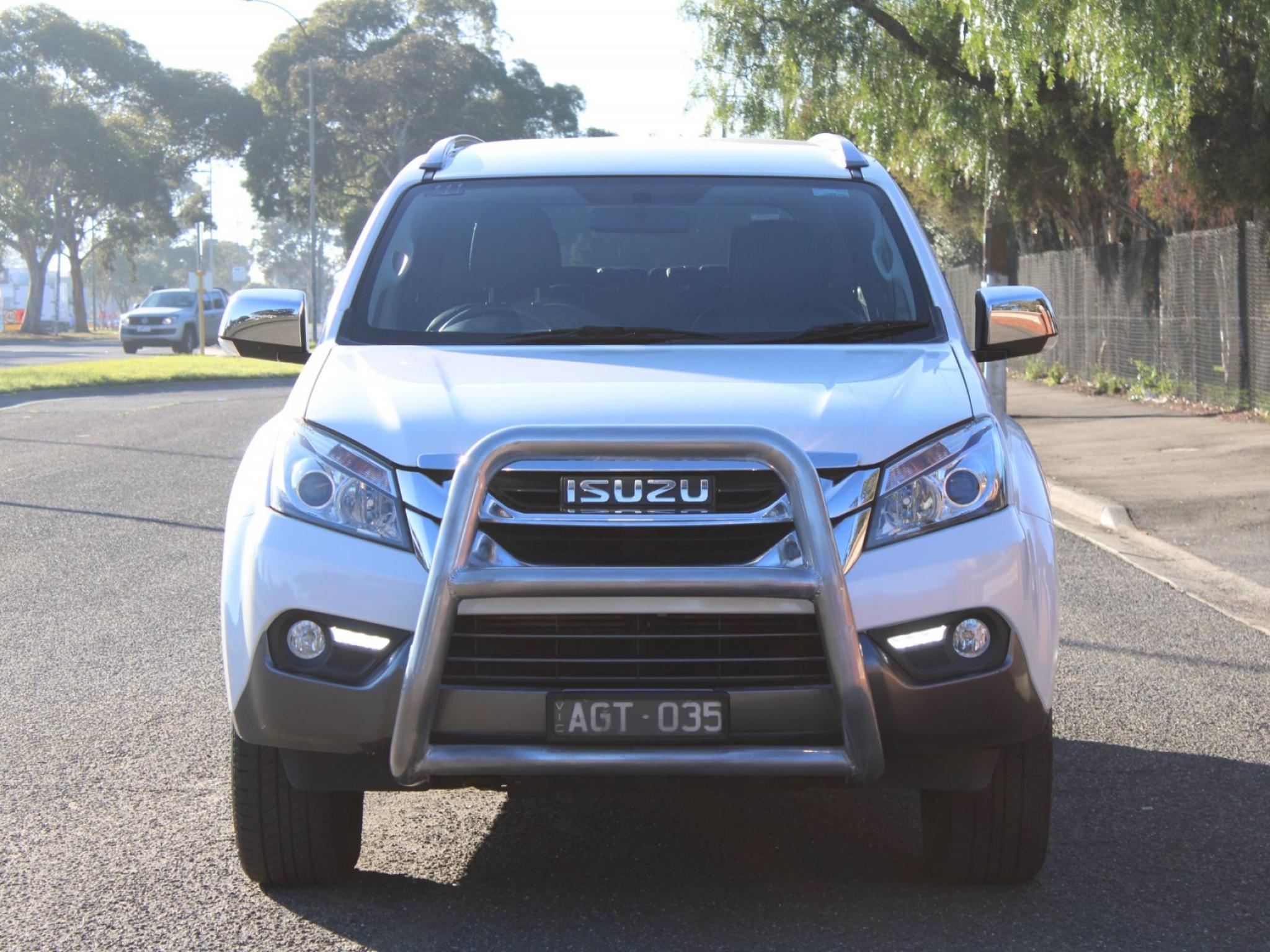 ISUZU MU-X LS-T (4X2) UC MY15
