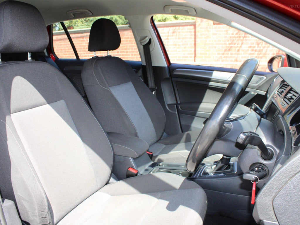 VOLKSWAGEN GOLF 90 TSI AU MY15
