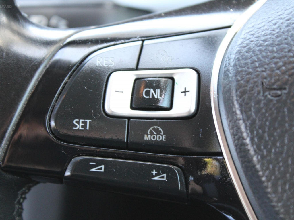VOLKSWAGEN GOLF 90 TSI AU MY15