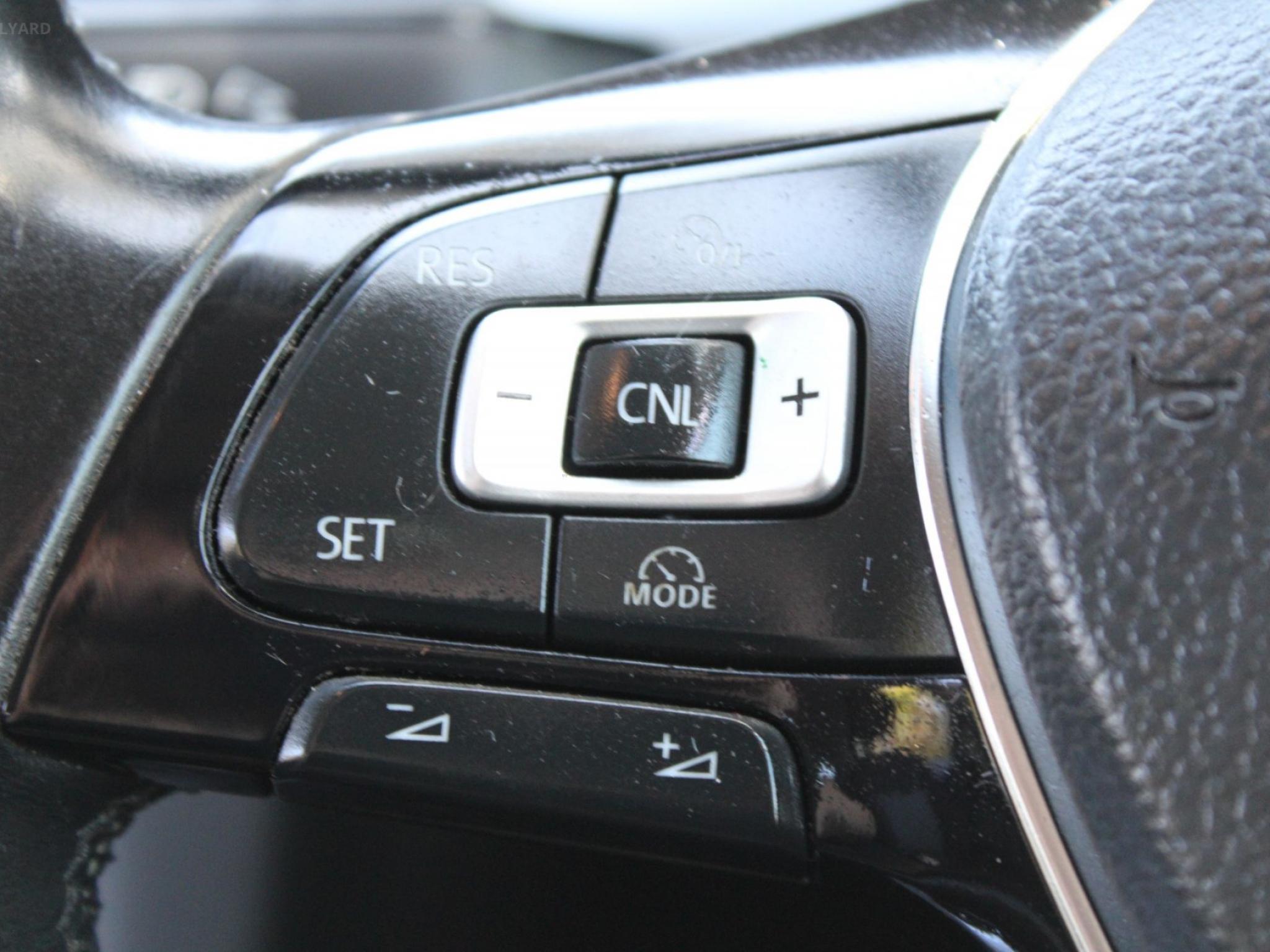 VOLKSWAGEN GOLF 90 TSI AU MY15