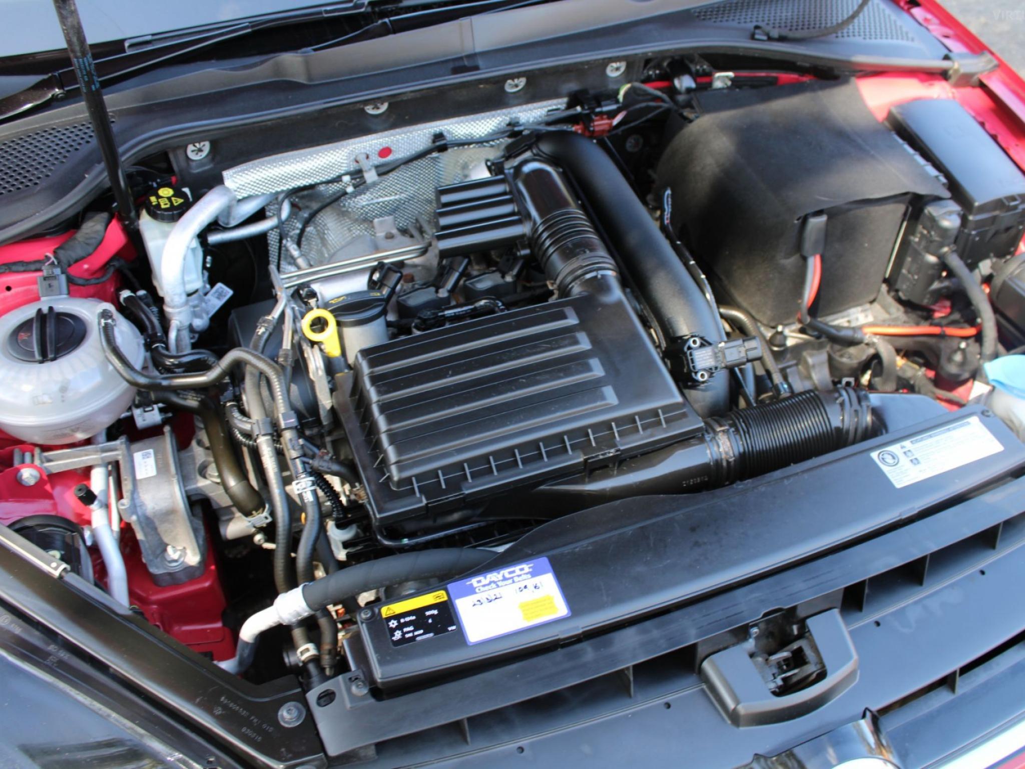 VOLKSWAGEN GOLF 90 TSI AU MY15