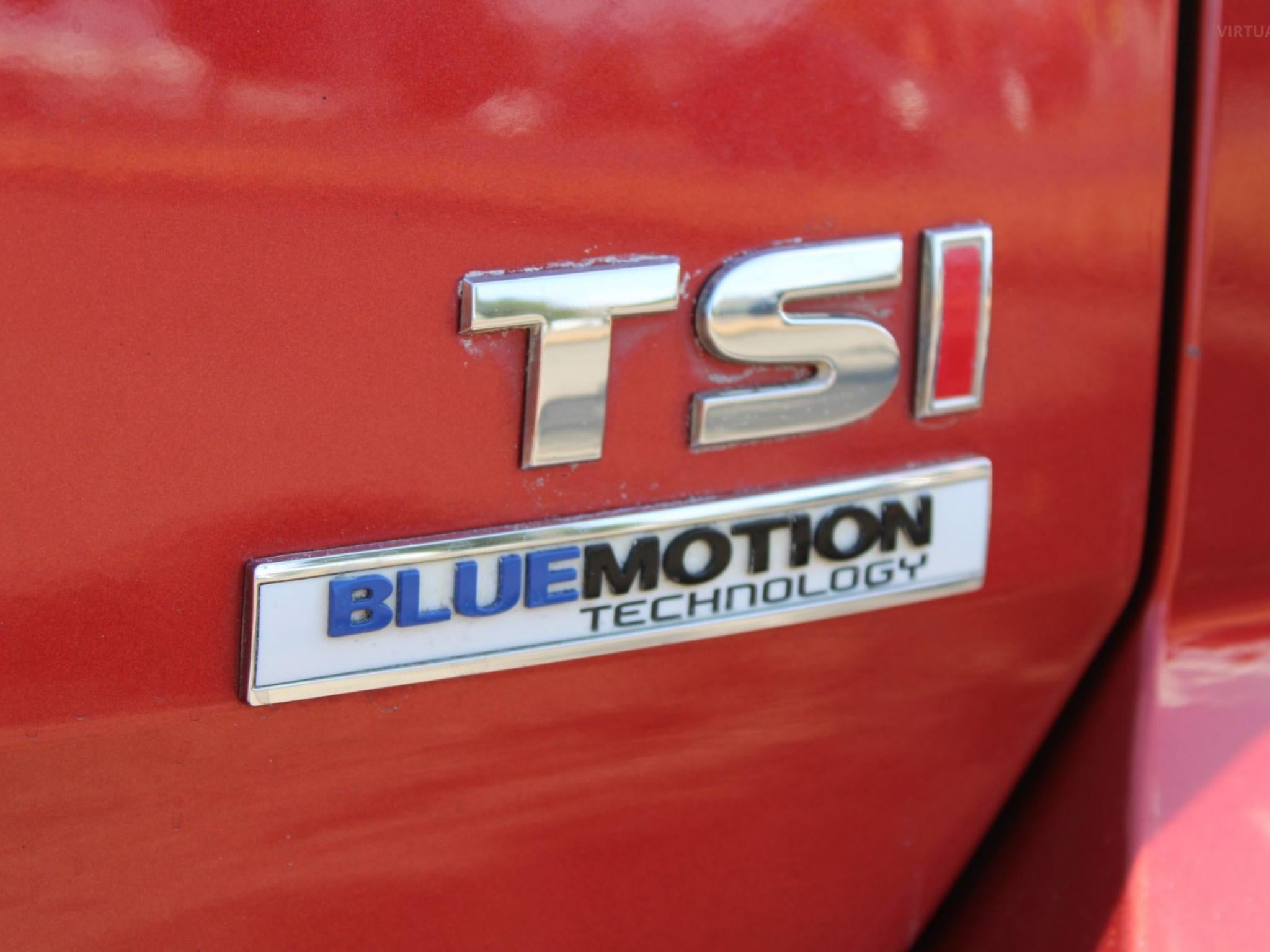 VOLKSWAGEN GOLF 90 TSI AU MY15