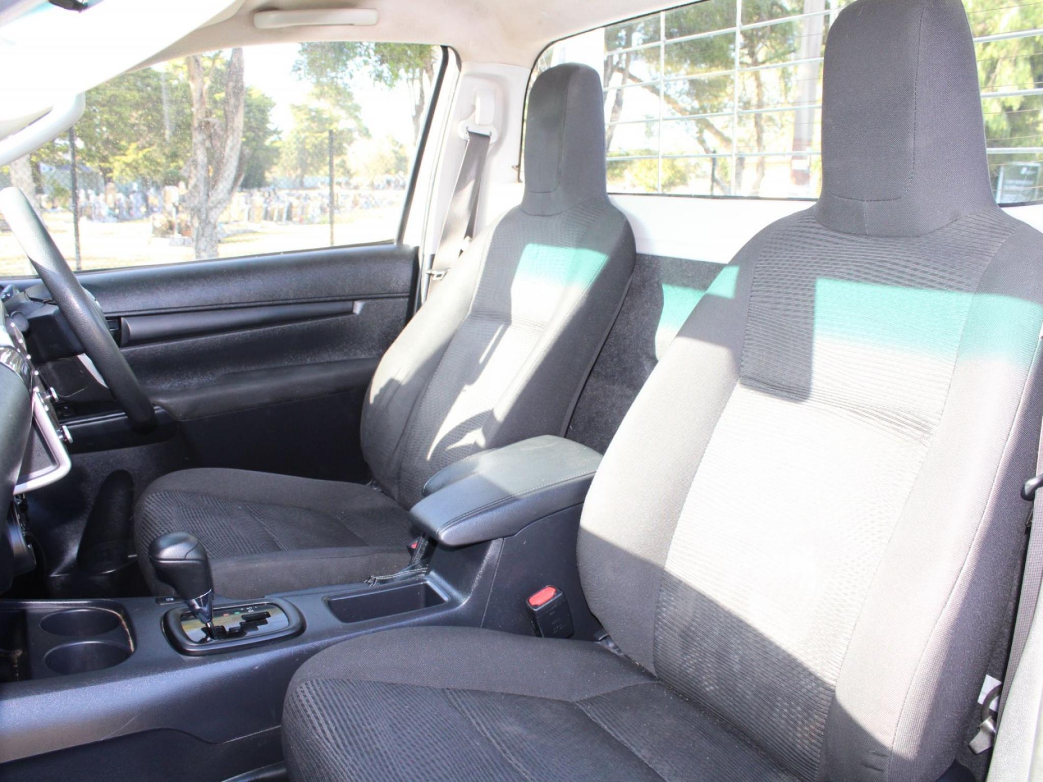TOYOTA HILUX SR (4X4) GUN126R FACELIFT