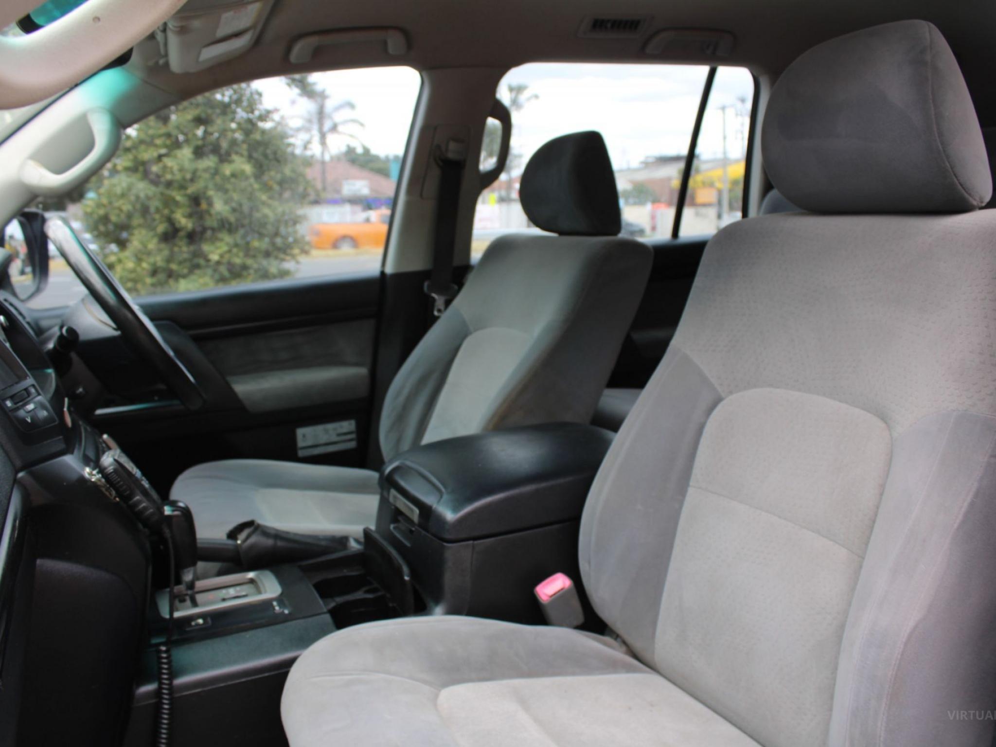 TOYOTA LANDCRUISER GXL (4X4) VDJ200R