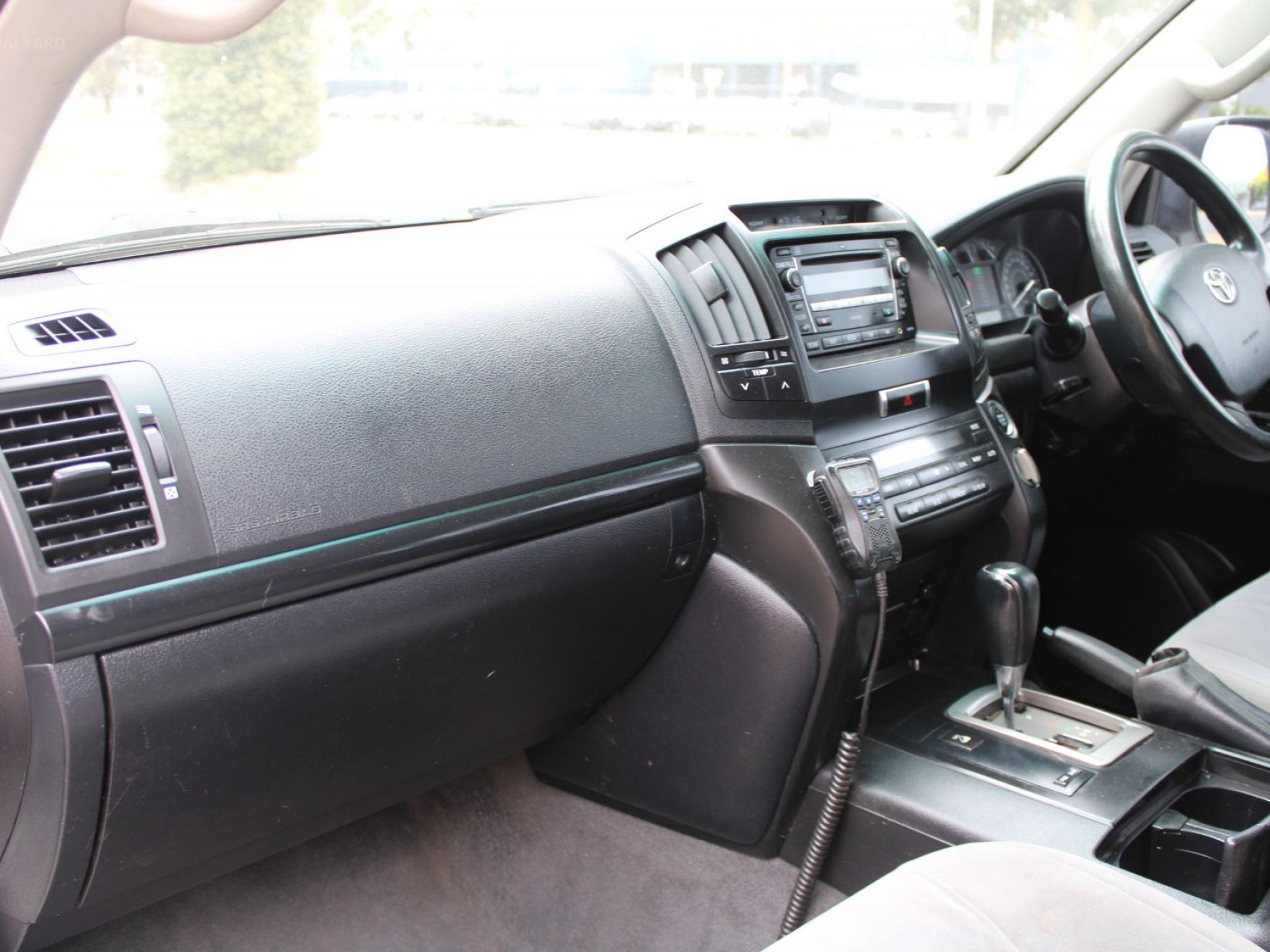 TOYOTA LANDCRUISER GXL (4X4) VDJ200R