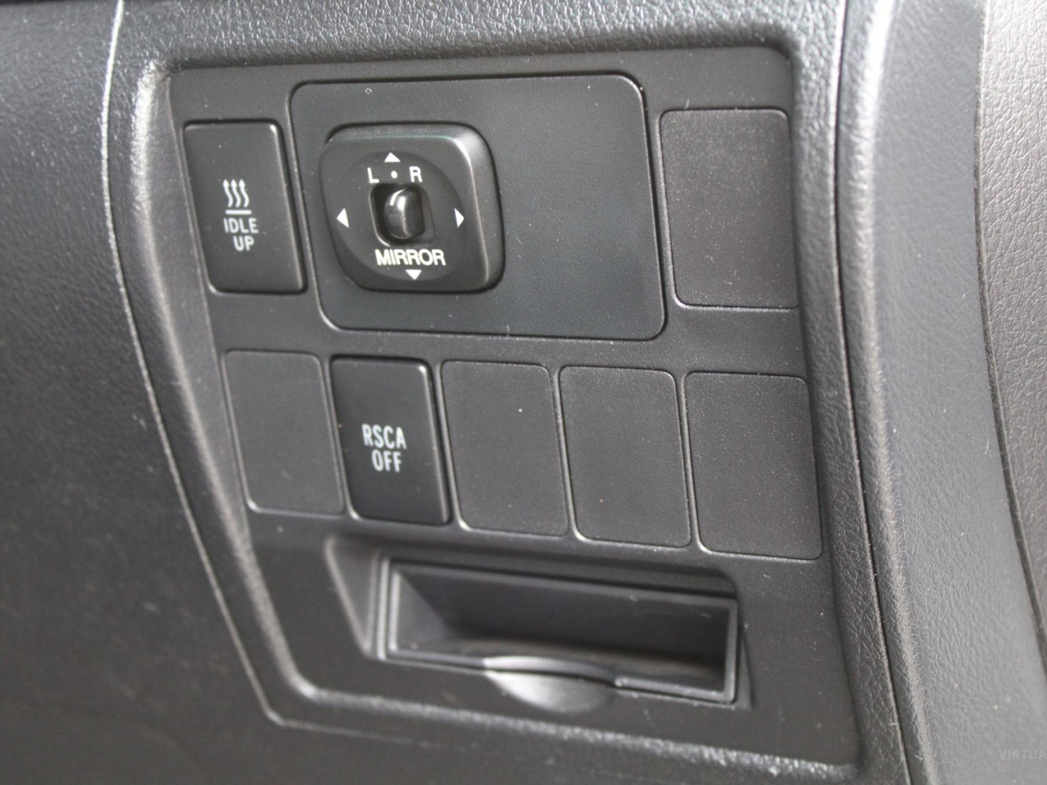 TOYOTA LANDCRUISER GXL (4X4) VDJ200R