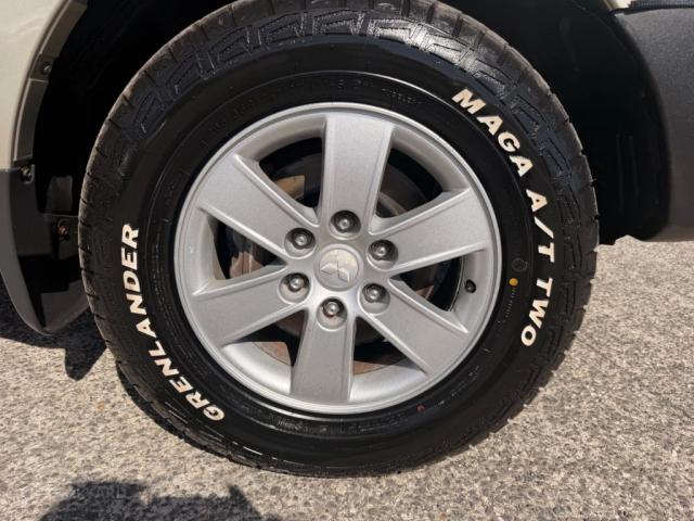 MITSUBISHI PAJERO GLX LWB (4X4) NS