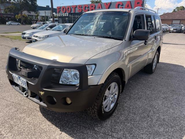 MITSUBISHI PAJERO GLX LWB (4X4) NS