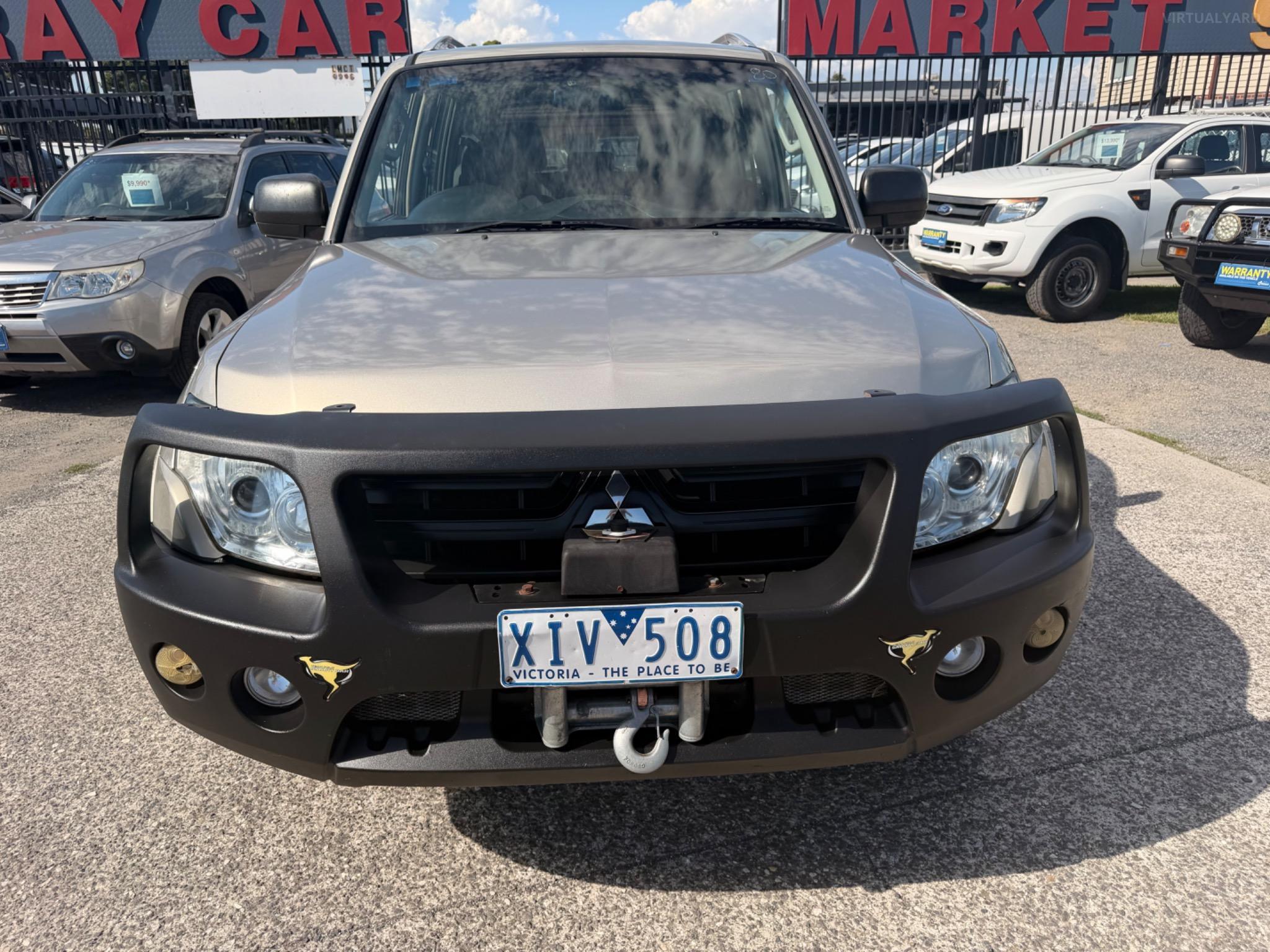 MITSUBISHI PAJERO GLX LWB (4X4) NS
