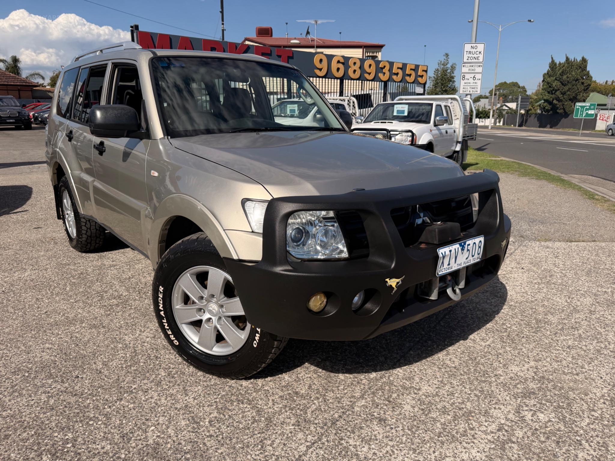 MITSUBISHI PAJERO GLX LWB (4X4) NS