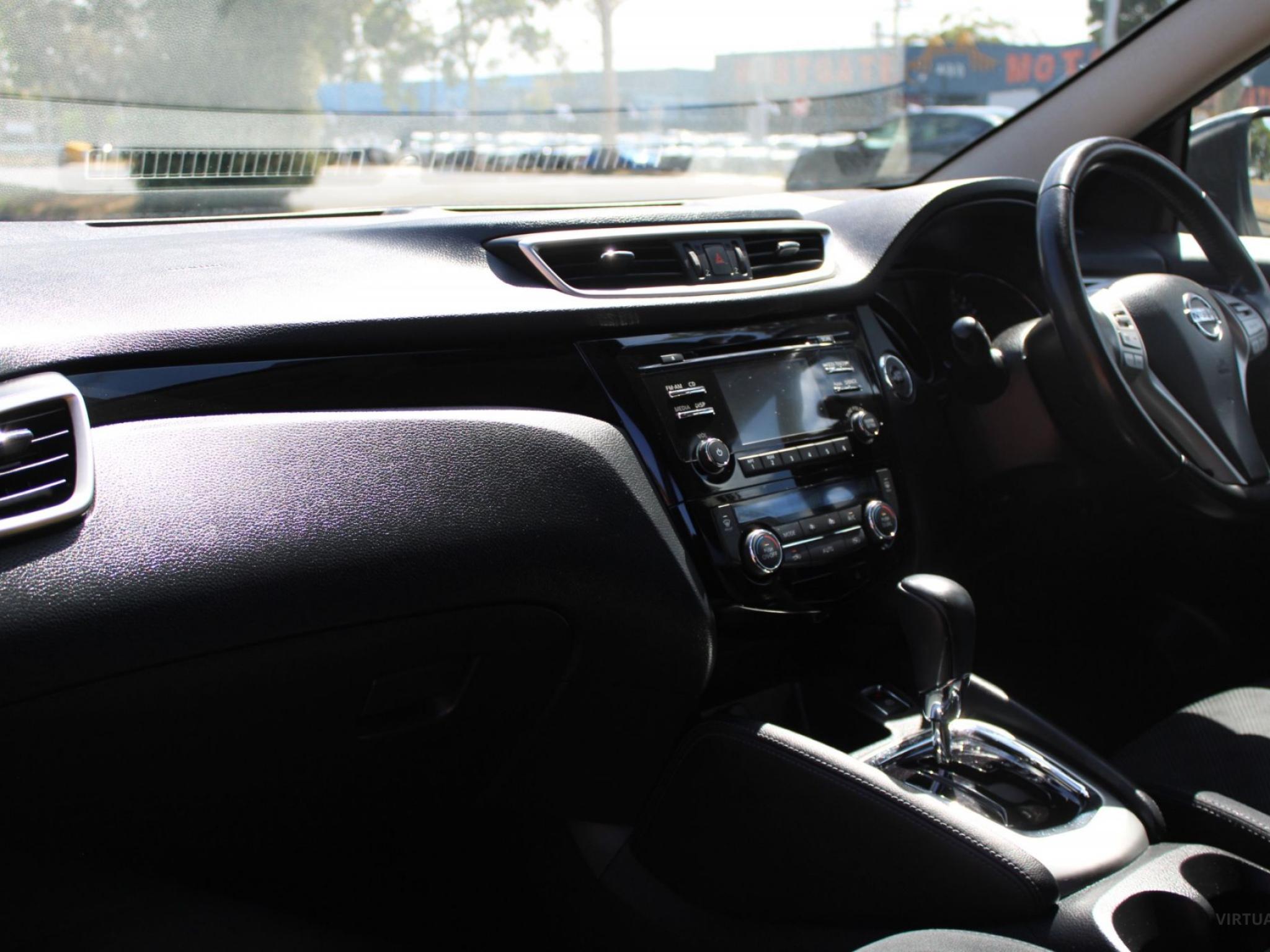 NISSAN QASHQAI TS J11
