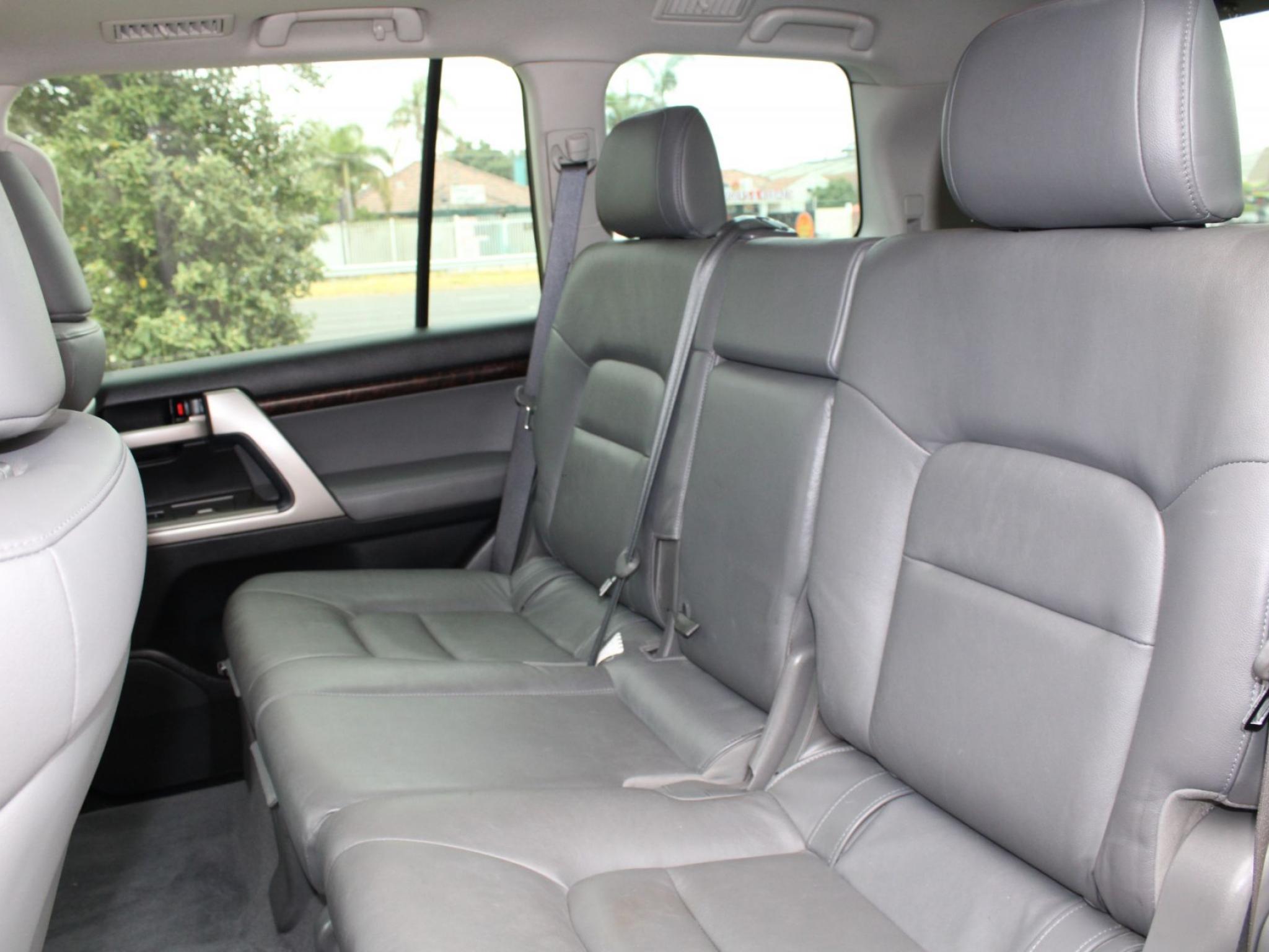 TOYOTA LANDCRUISER VX (4X4) VDJ200R