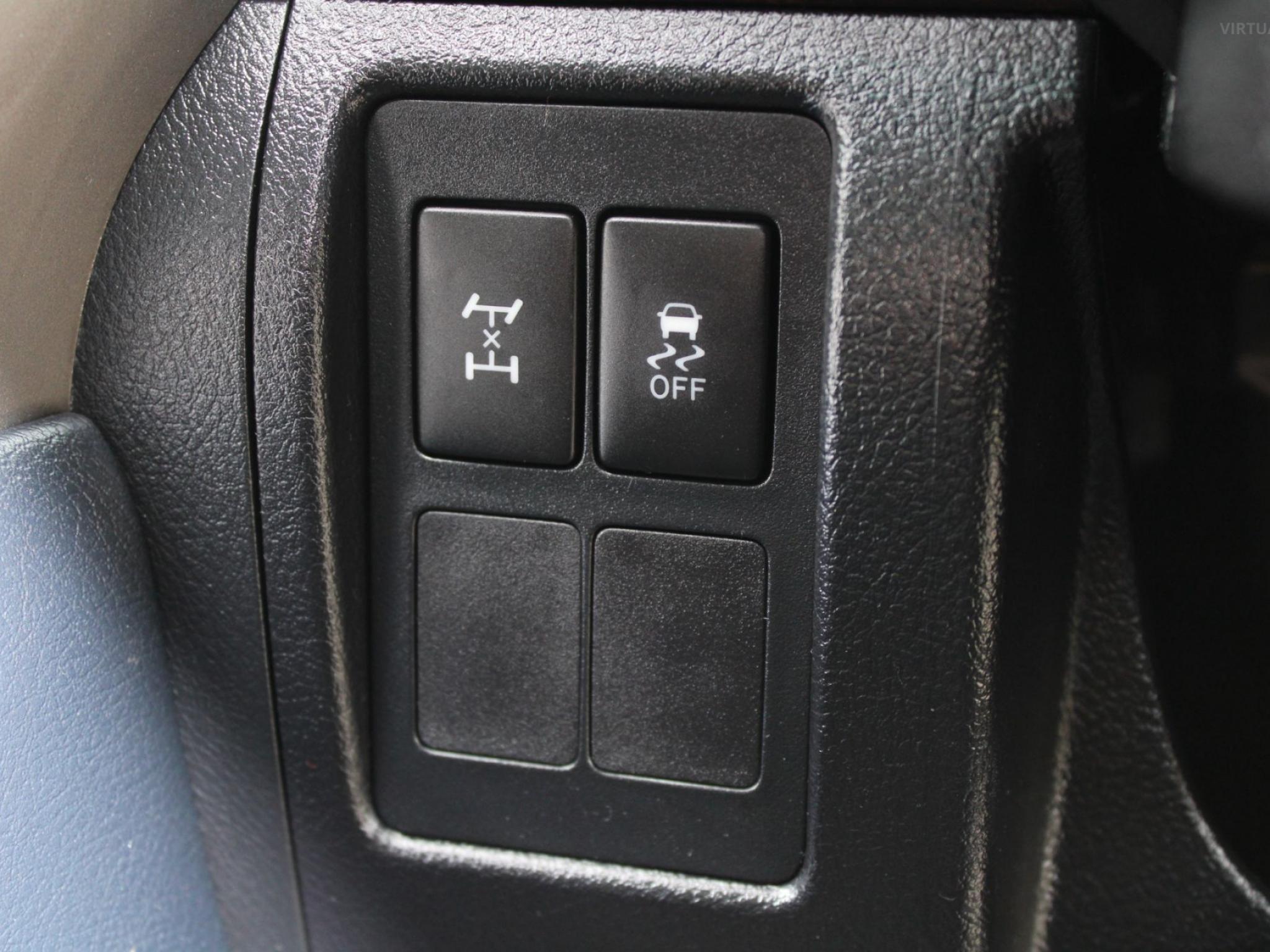 TOYOTA LANDCRUISER VX (4X4) VDJ200R