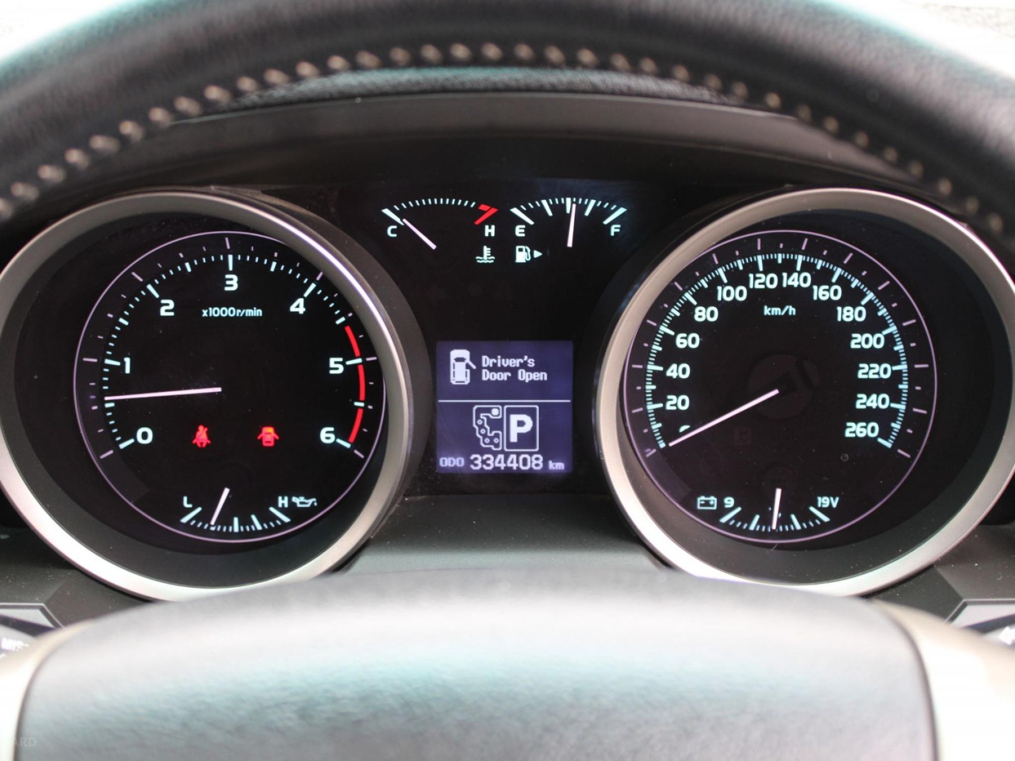 TOYOTA LANDCRUISER VX (4X4) VDJ200R