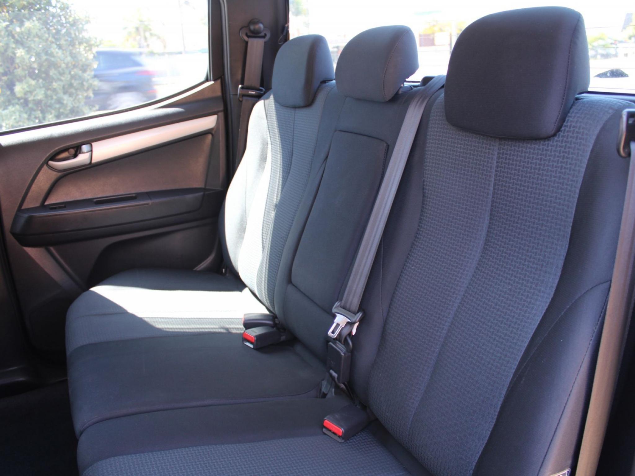 ISUZU D-MAX LS-U HI-RIDE (4X2) TF MY15