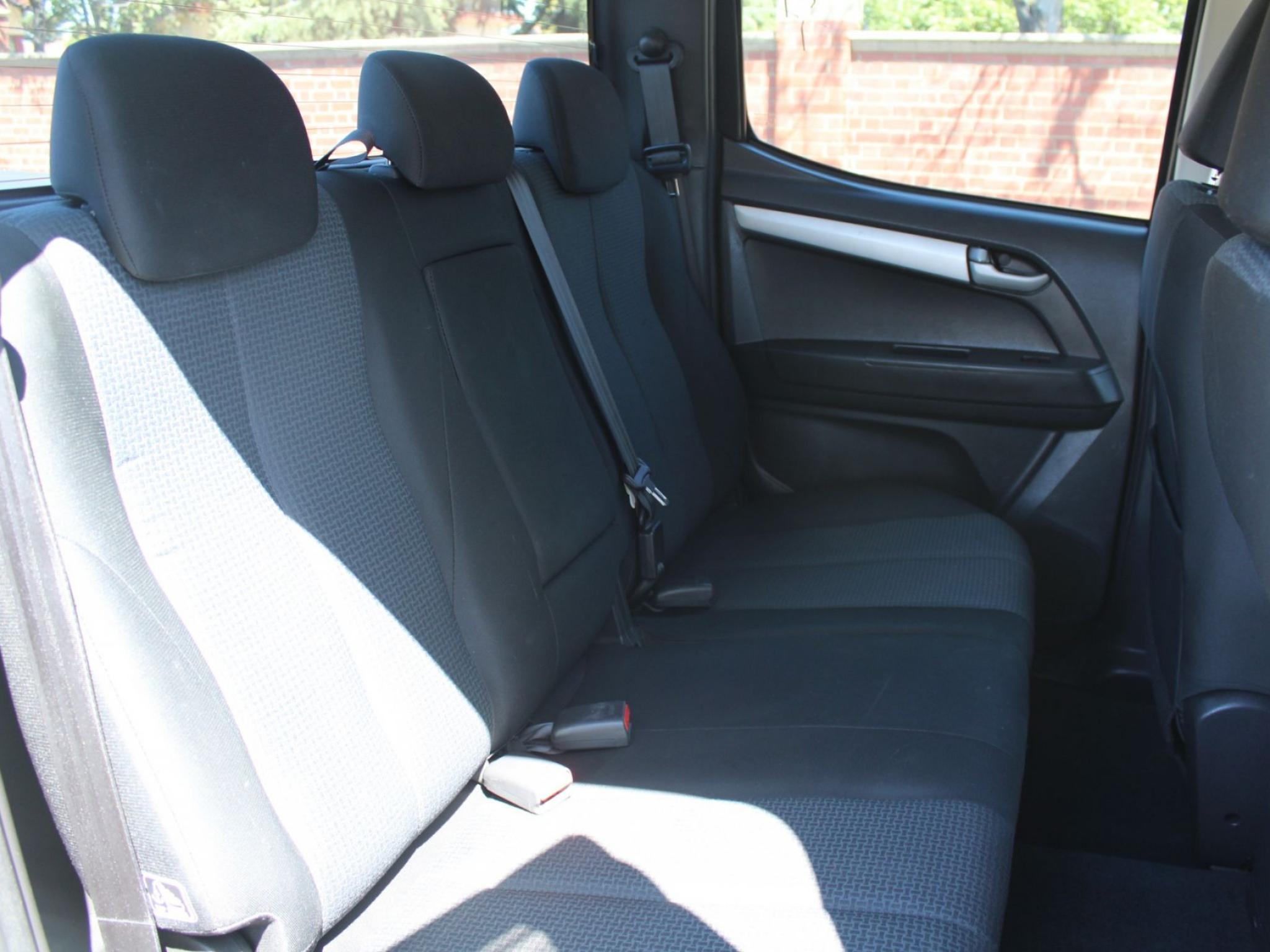 ISUZU D-MAX LS-U HI-RIDE (4X2) TF MY15