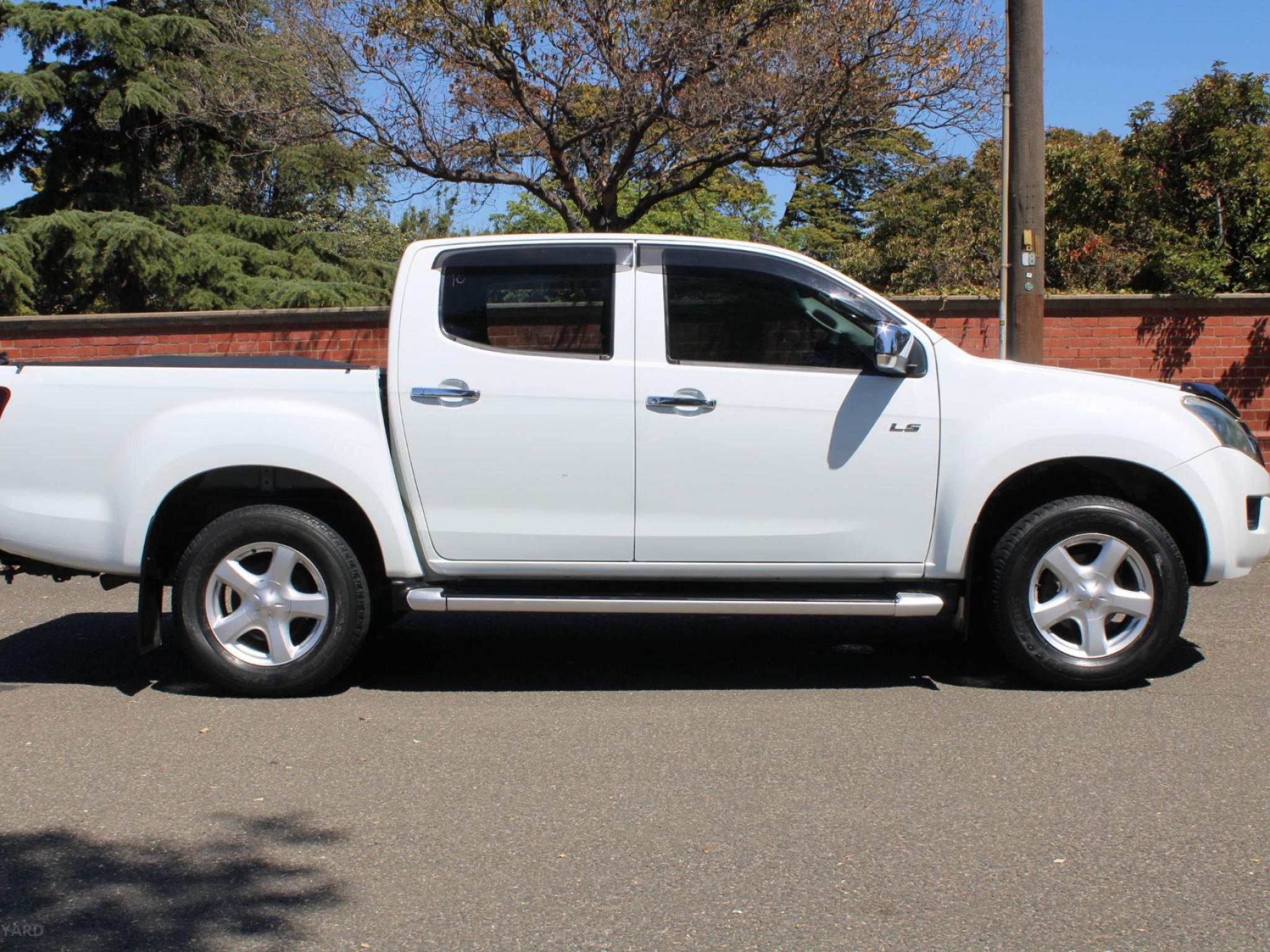 ISUZU D-MAX LS-U HI-RIDE (4X2) TF MY15