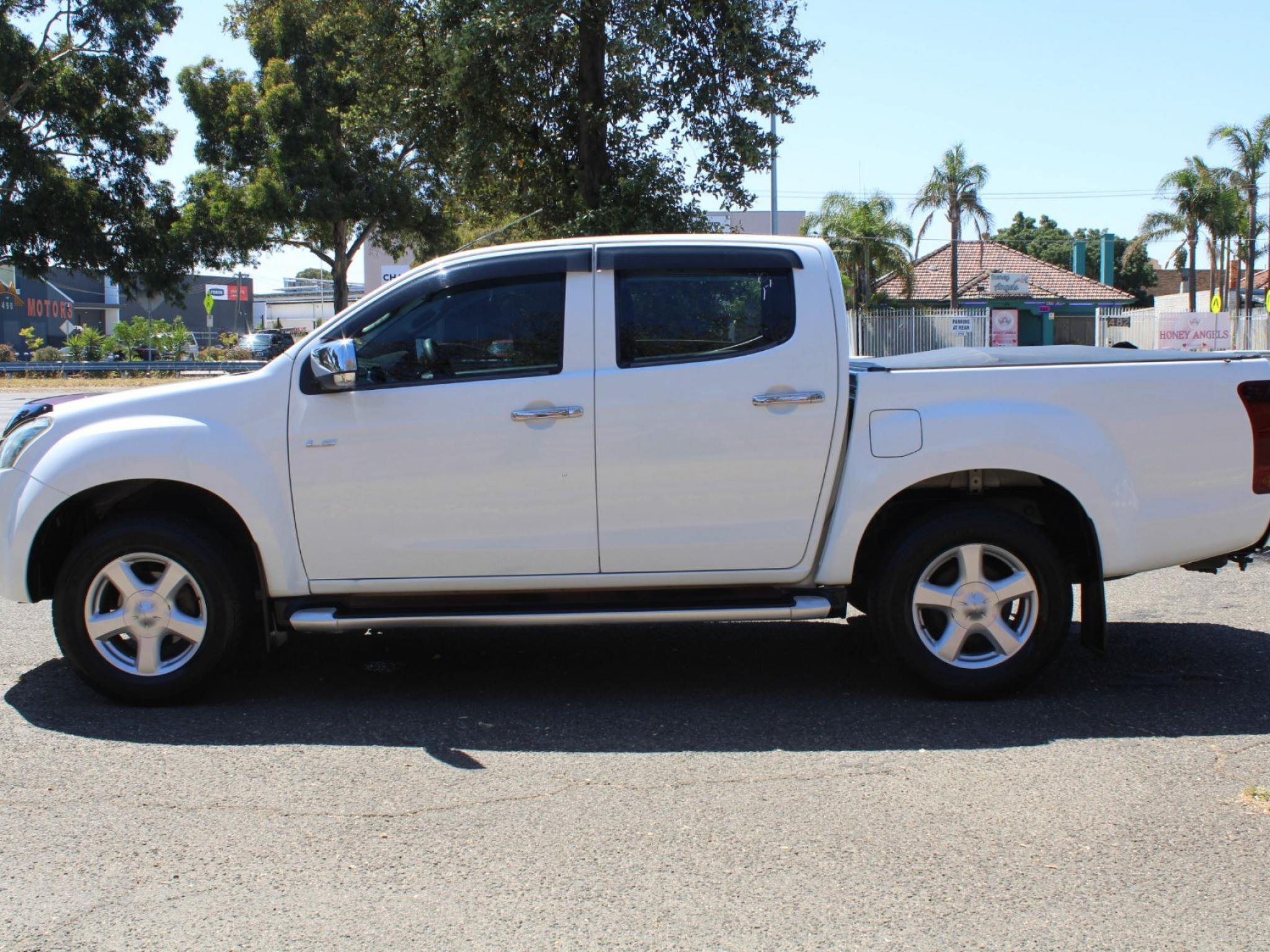 ISUZU D-MAX LS-U HI-RIDE (4X2) TF MY15