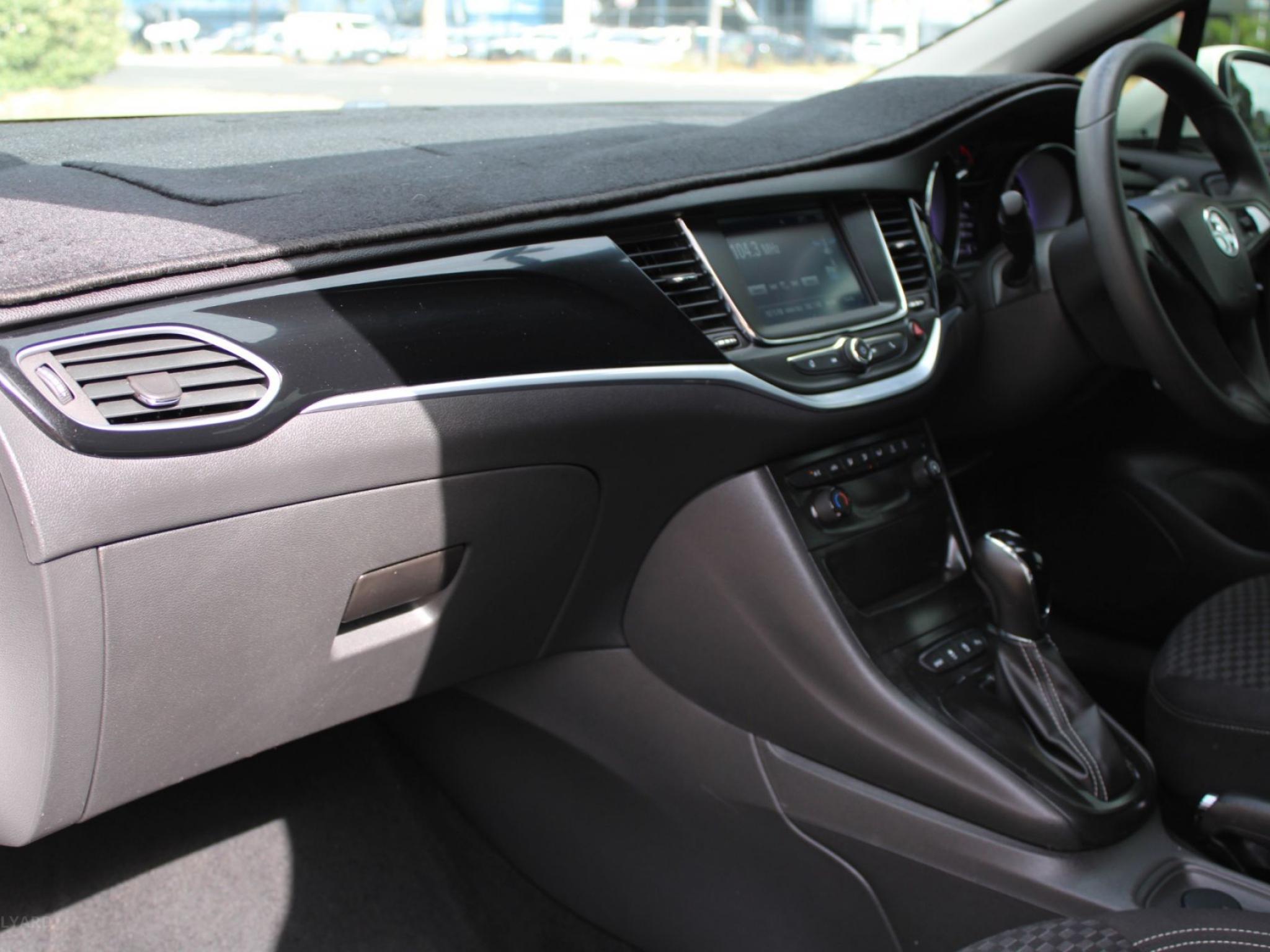 HOLDEN ASTRA R BK MY17