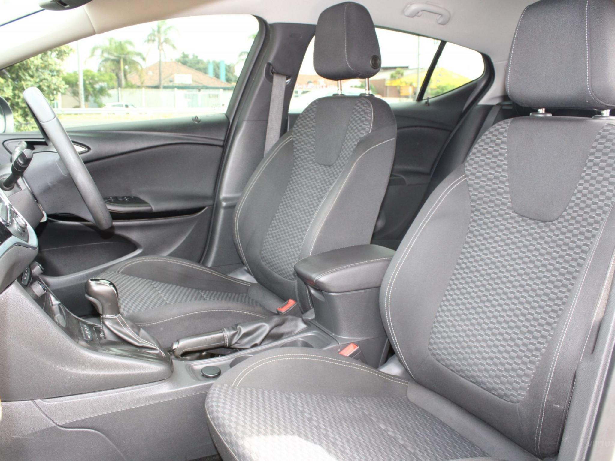 HOLDEN ASTRA R BK MY17
