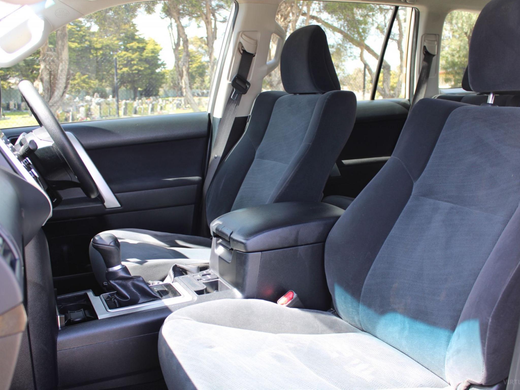 TOYOTA LANDCRUISER PRADO GX GDJ150R