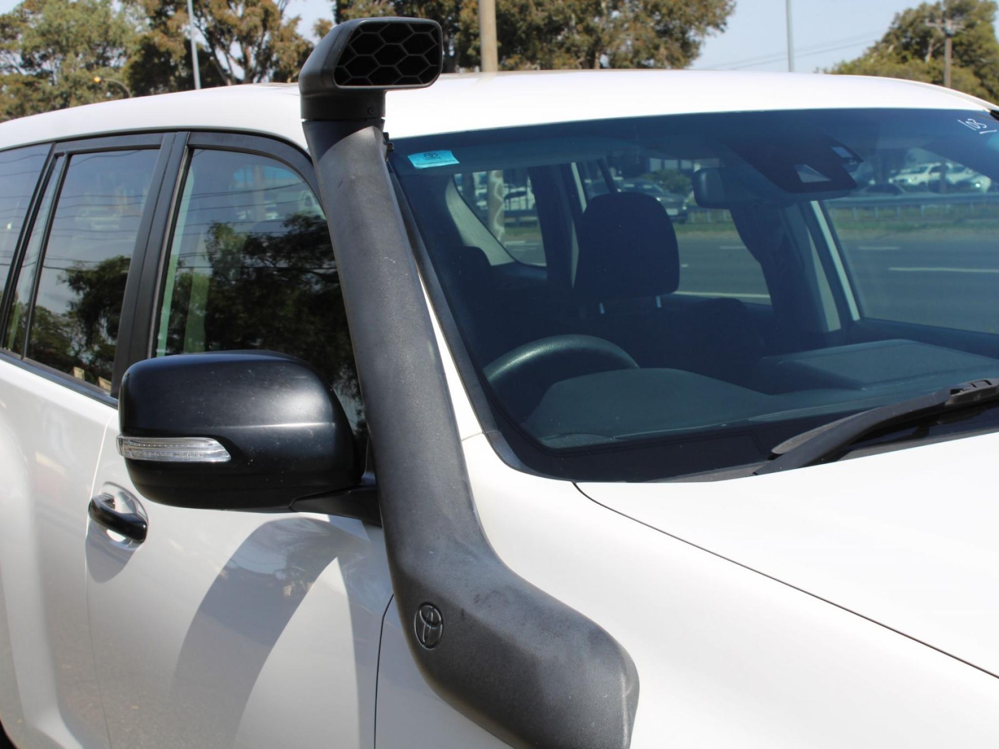 TOYOTA LANDCRUISER PRADO GX GDJ150R