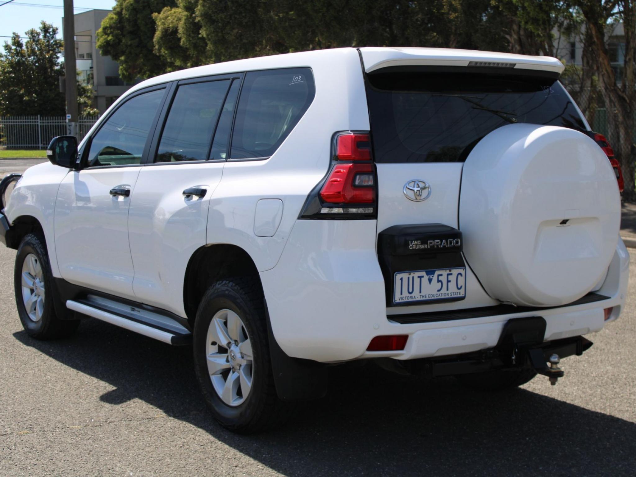 TOYOTA LANDCRUISER PRADO GX GDJ150R