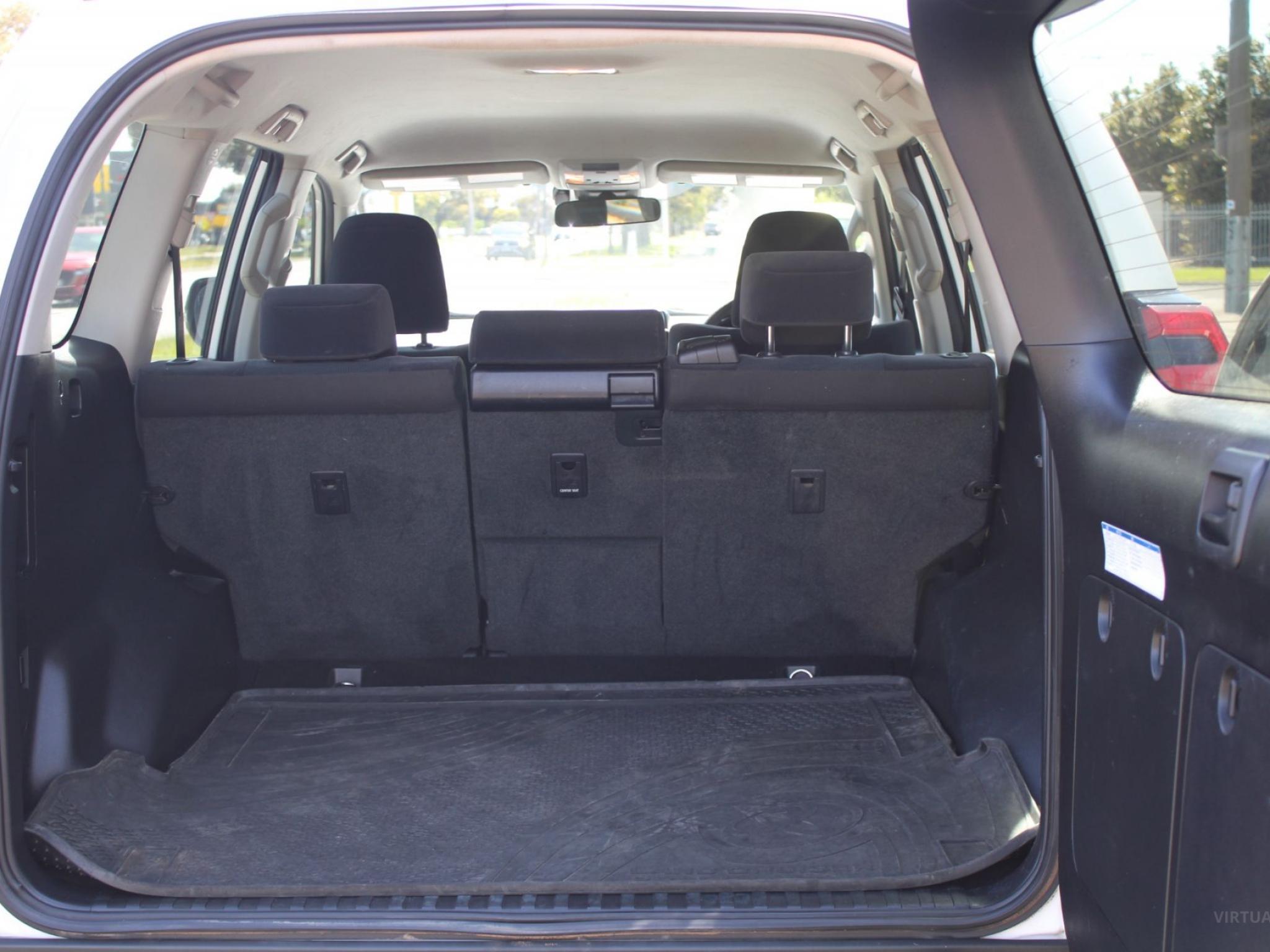 TOYOTA LANDCRUISER PRADO GX GDJ150R