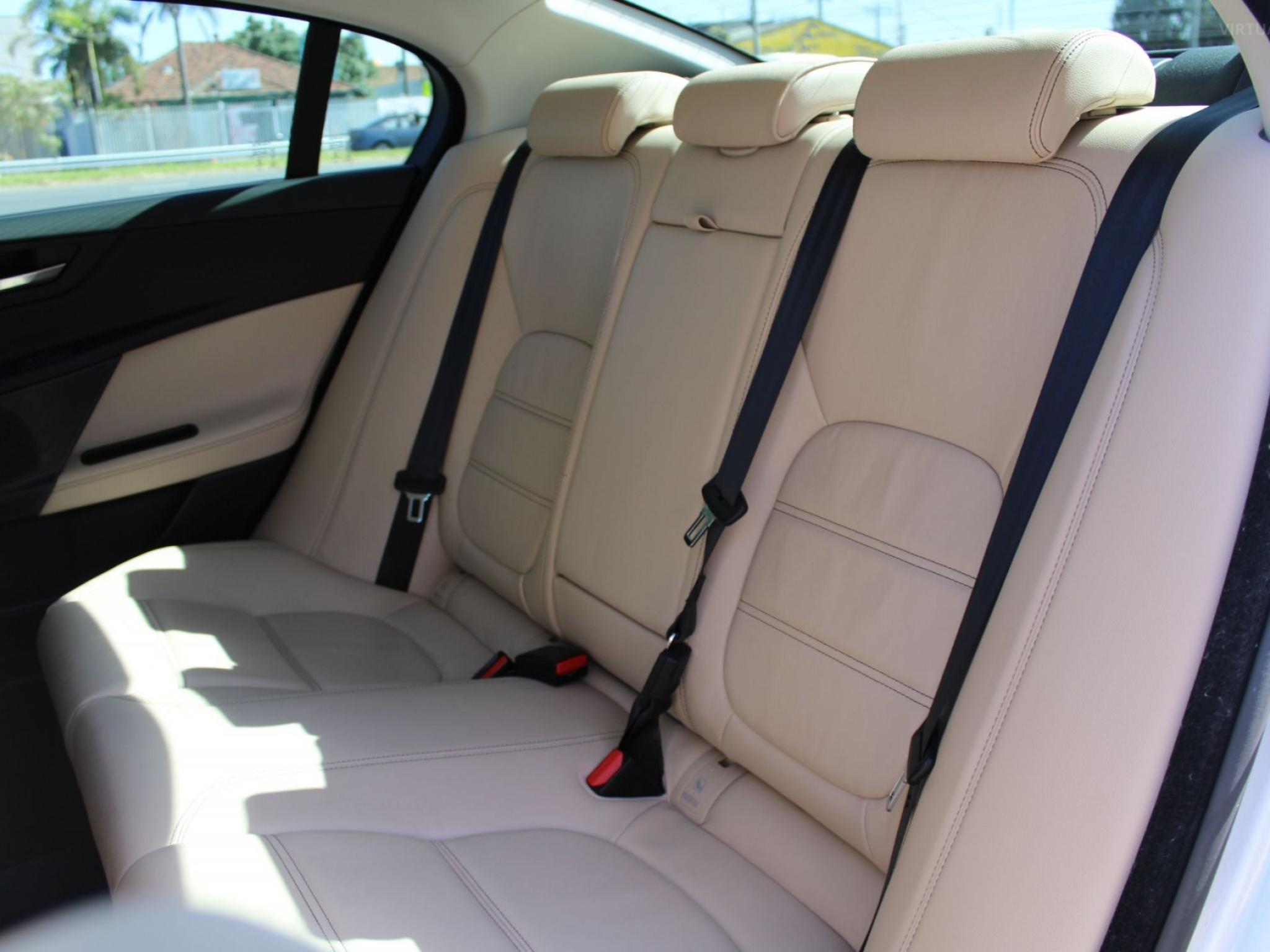 JAGUAR XE 20D R-SPORT MY17