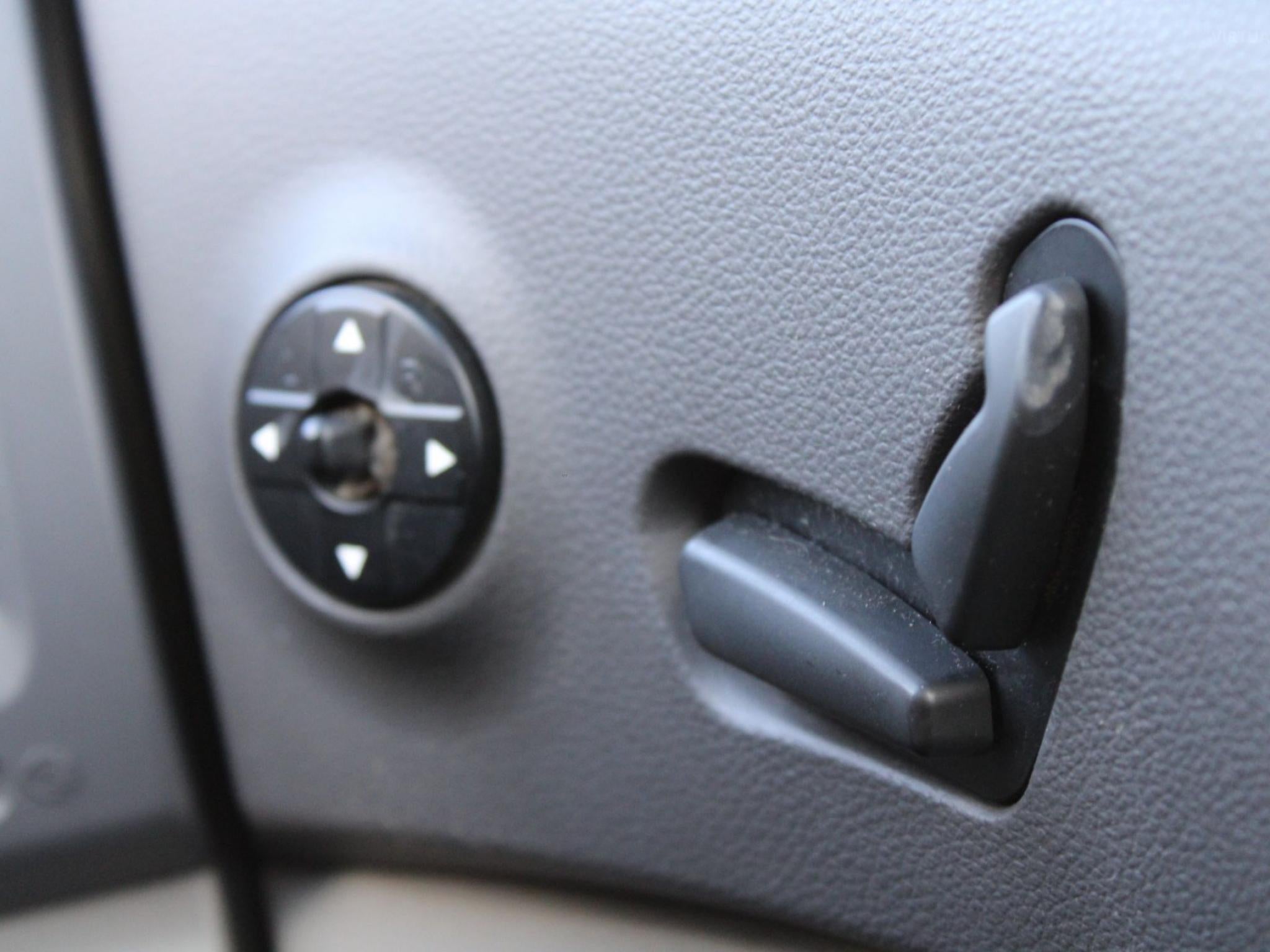 KIA GRAND CARNIVAL PLATINUM VQ MY13