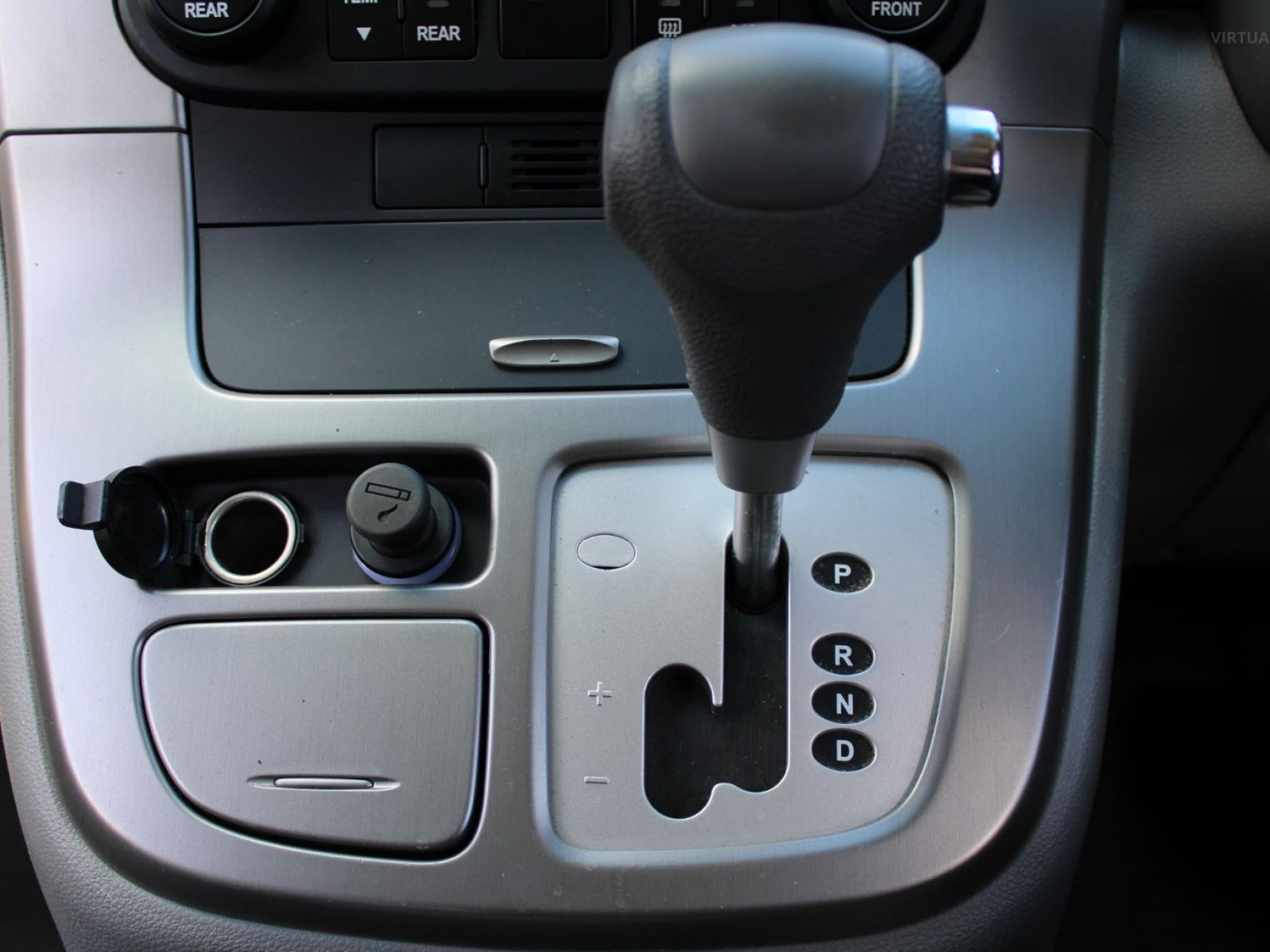 KIA GRAND CARNIVAL PLATINUM VQ MY13
