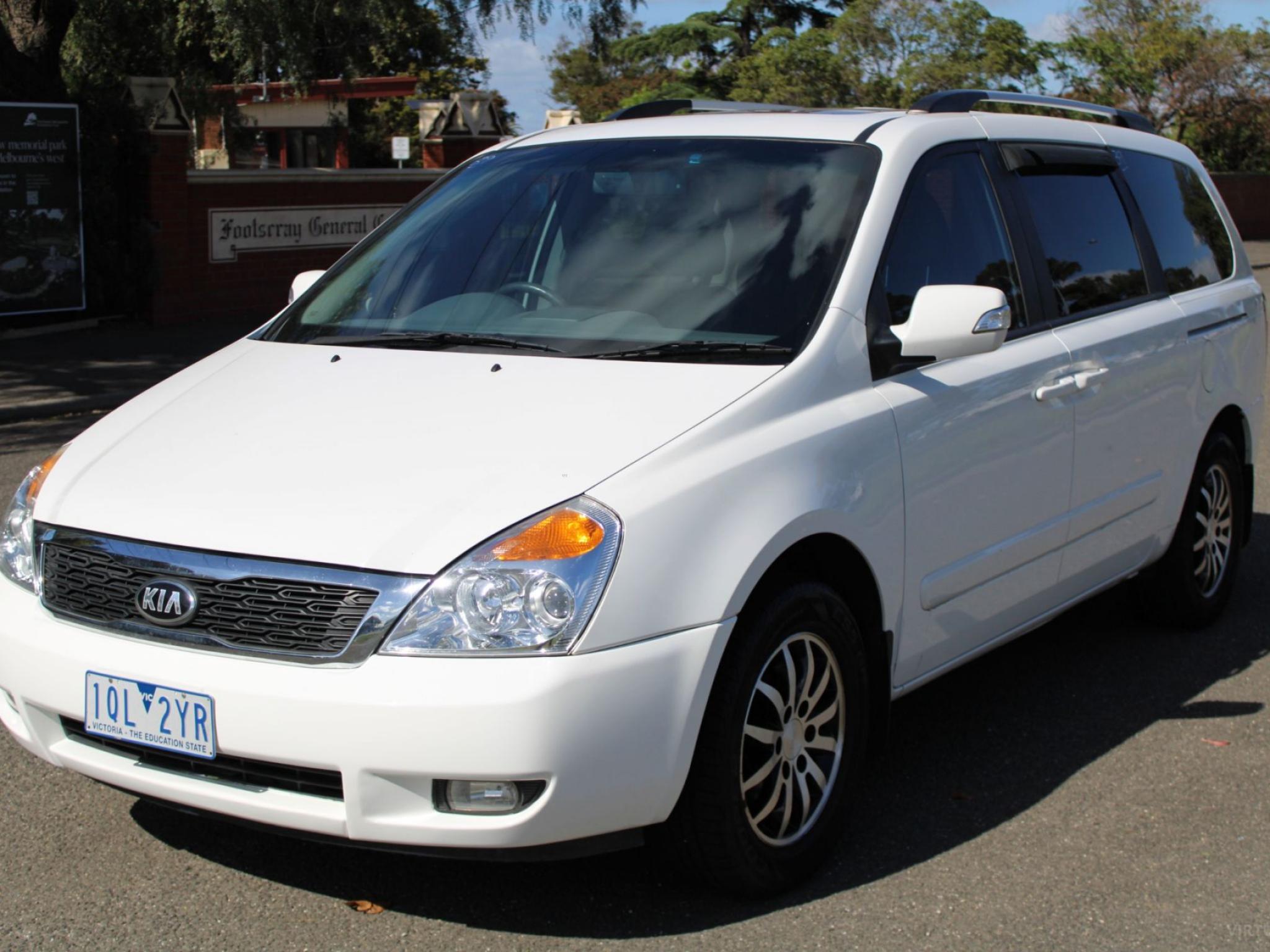 KIA GRAND CARNIVAL PLATINUM VQ MY13