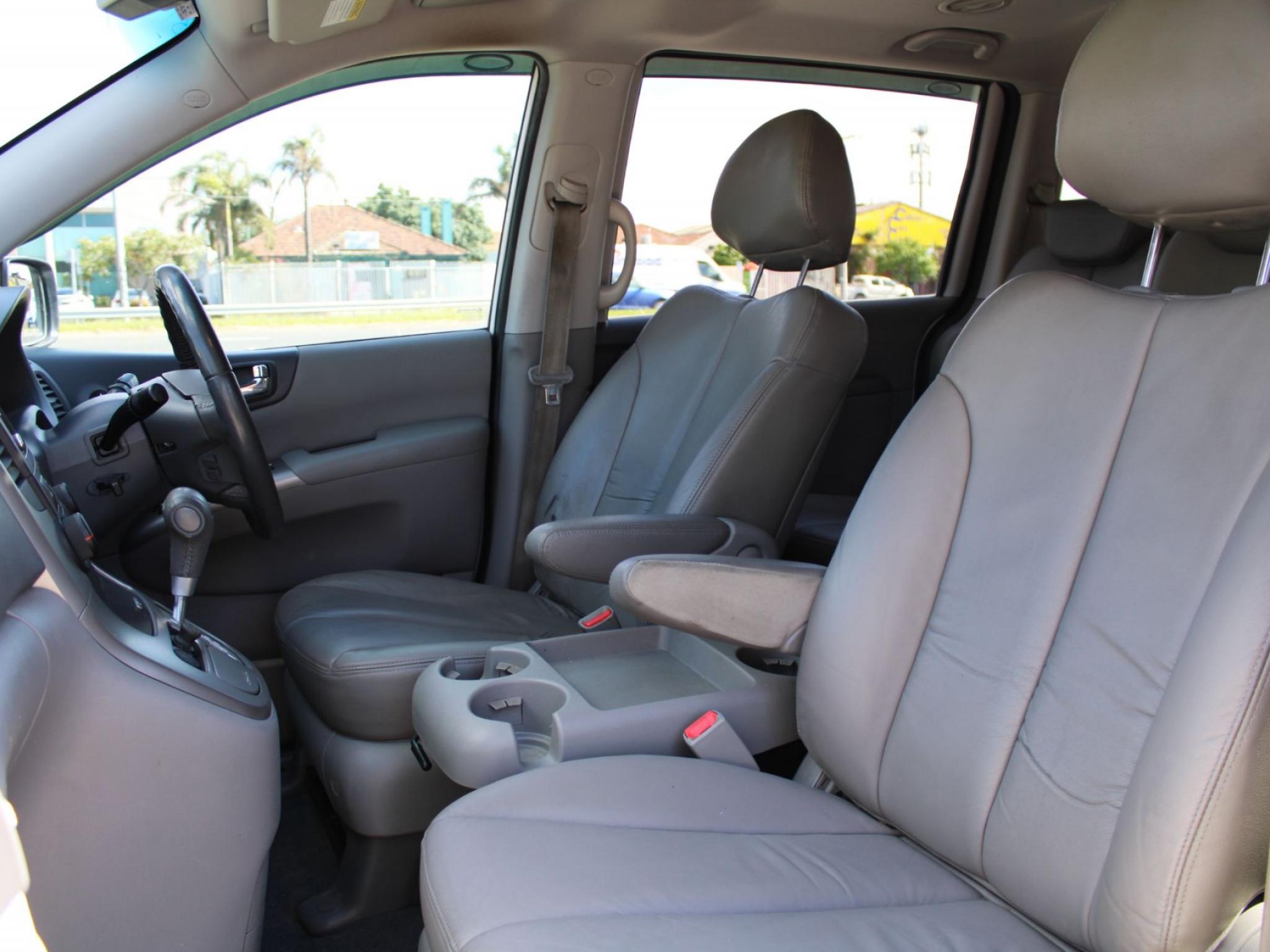 KIA GRAND CARNIVAL PLATINUM VQ MY13