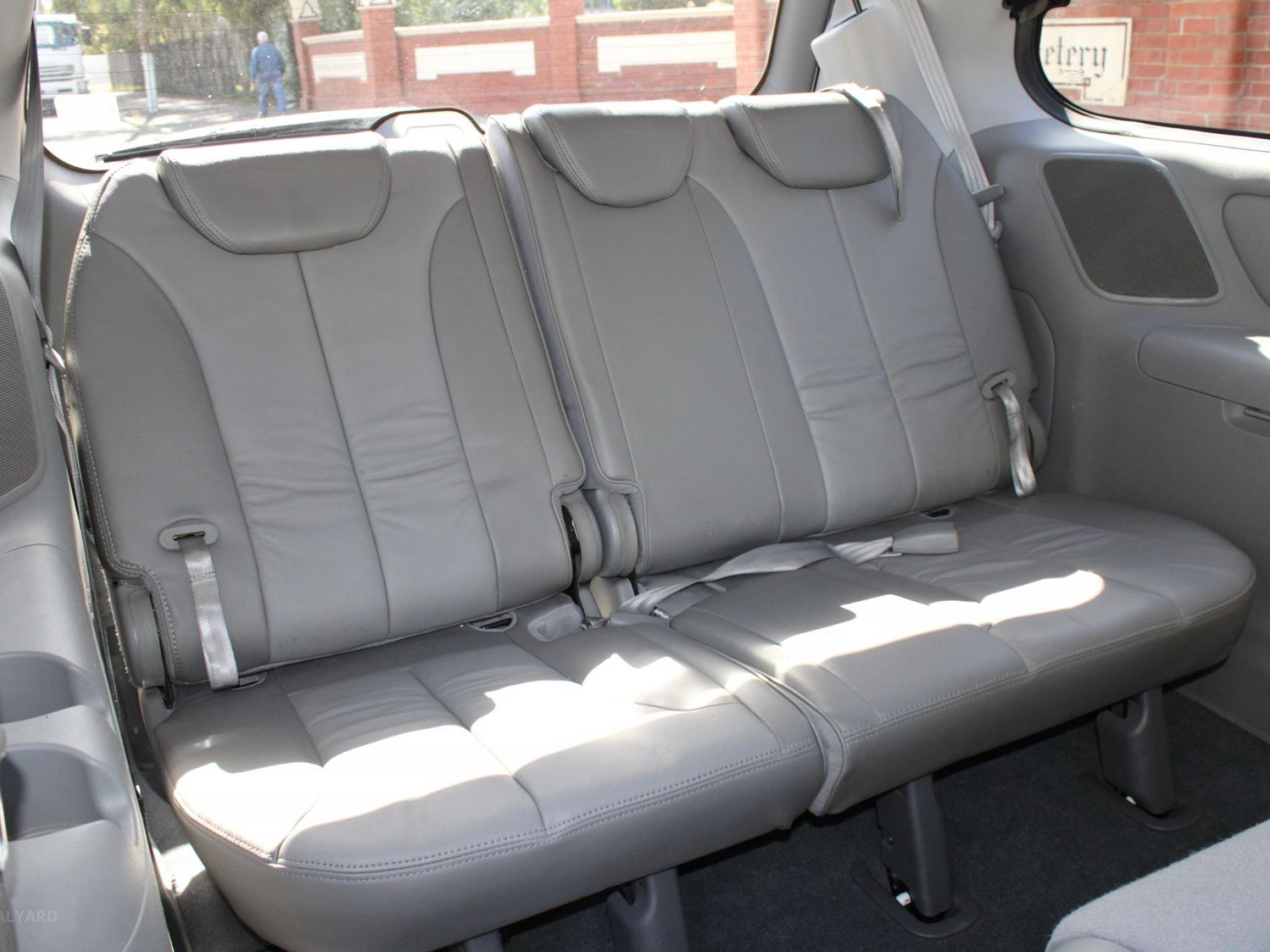 KIA GRAND CARNIVAL PLATINUM VQ MY13