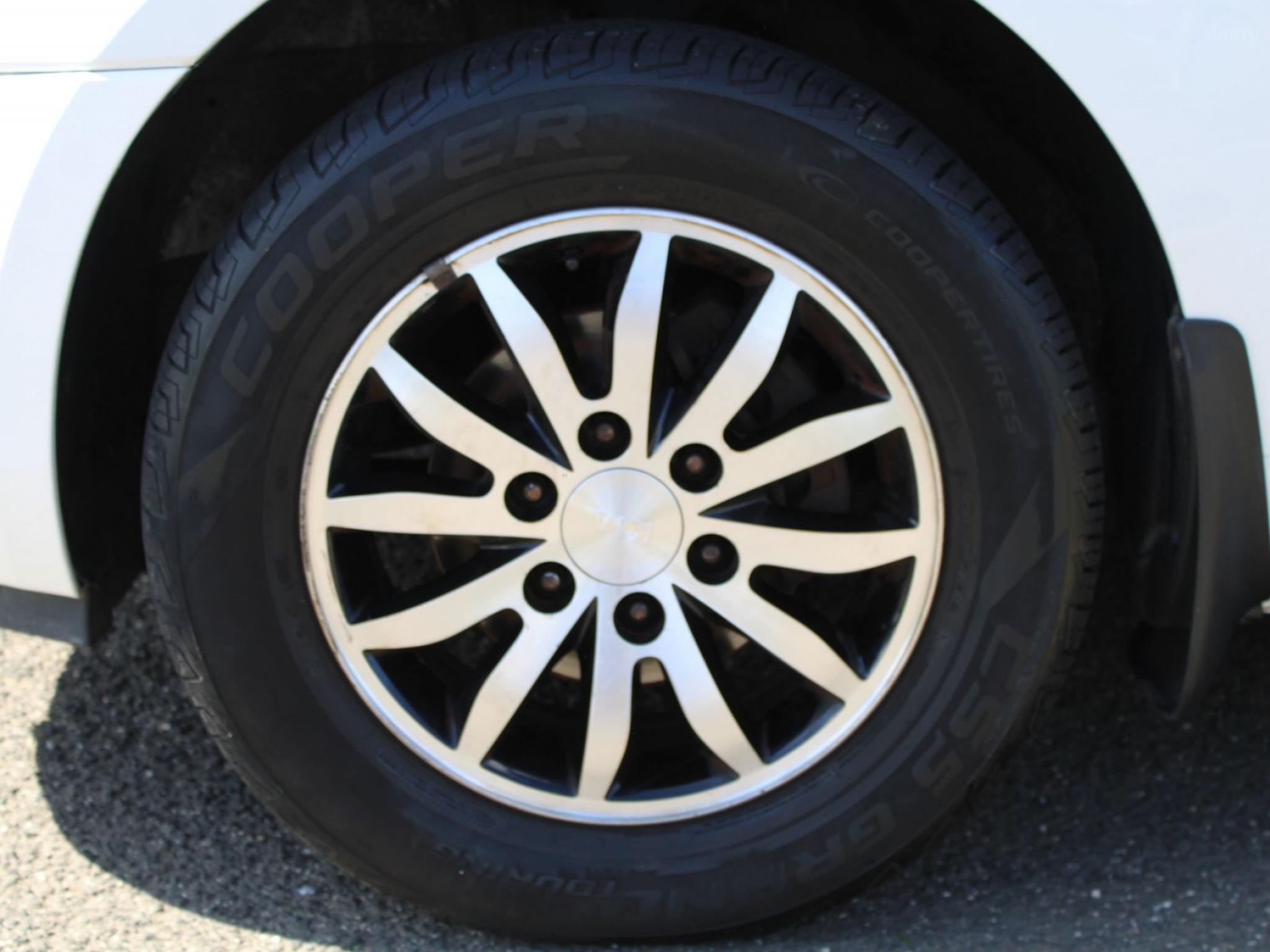 KIA GRAND CARNIVAL PLATINUM VQ MY13