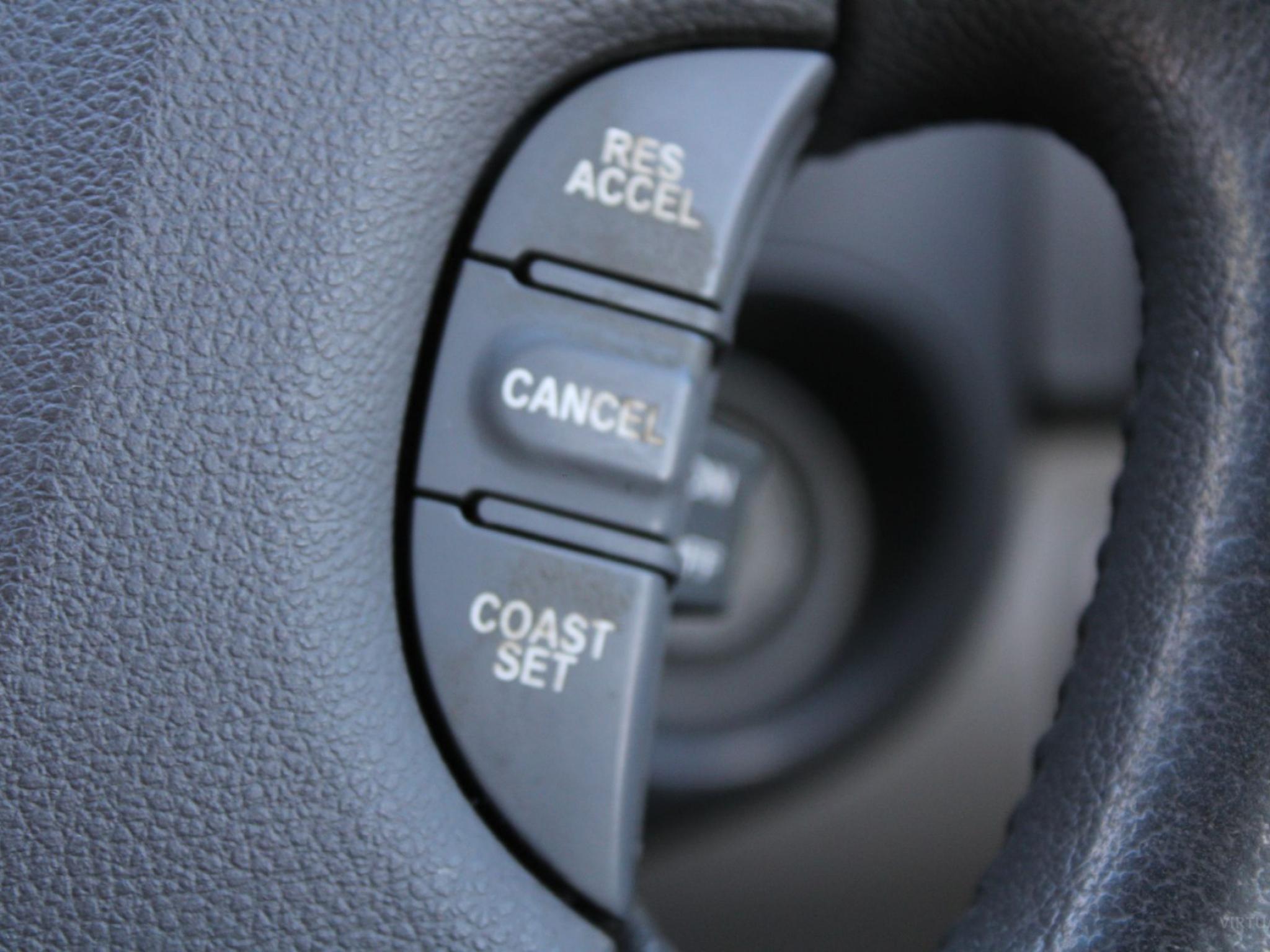 KIA GRAND CARNIVAL PLATINUM VQ MY13