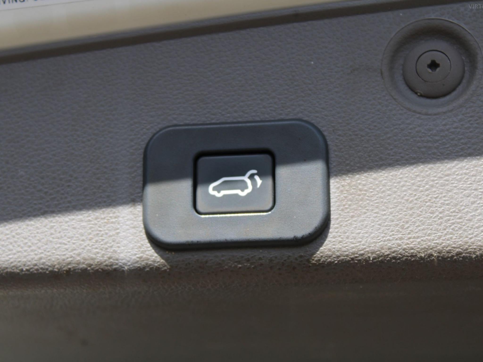 KIA GRAND CARNIVAL PLATINUM VQ MY13