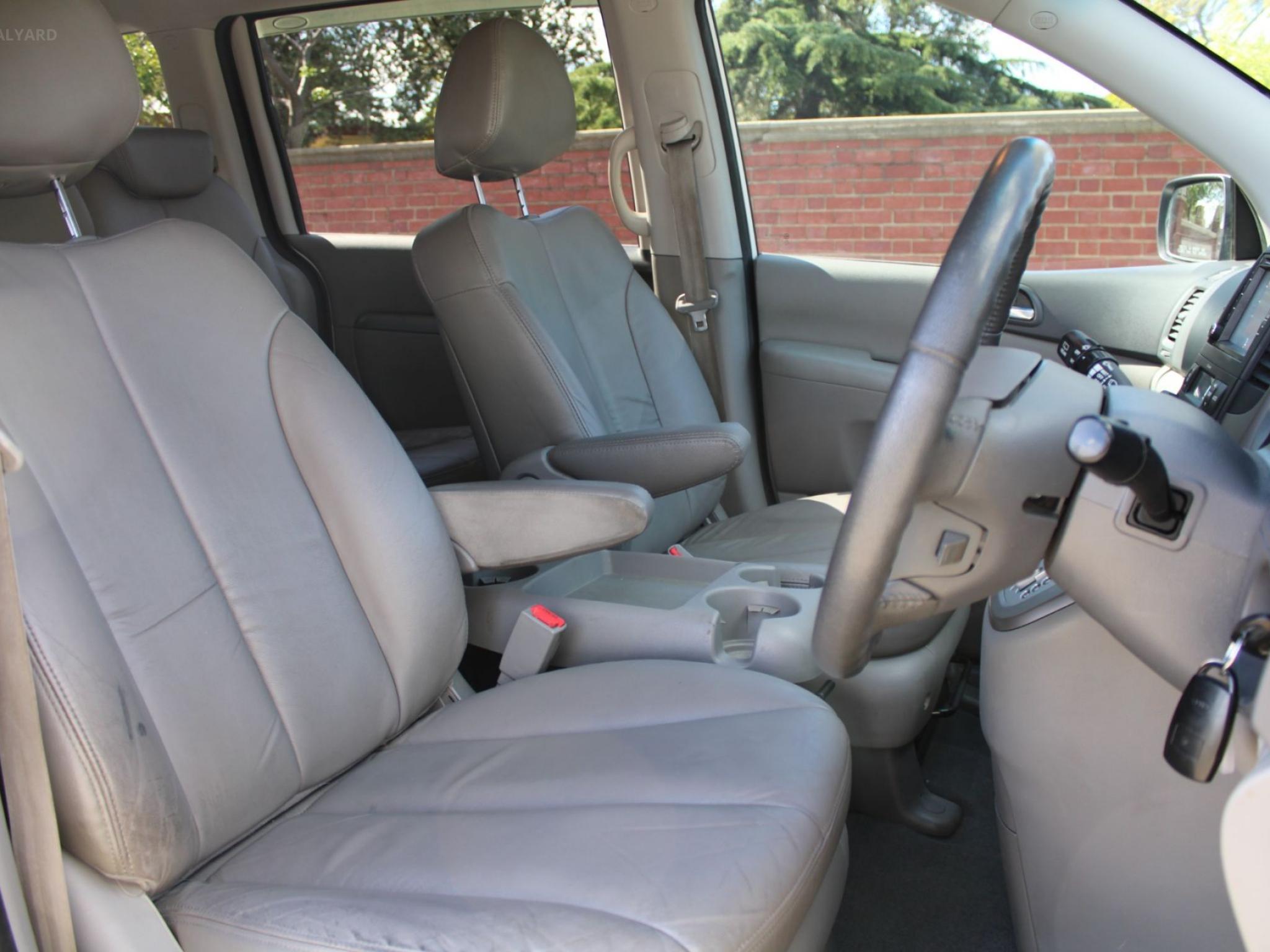 KIA GRAND CARNIVAL PLATINUM VQ MY13