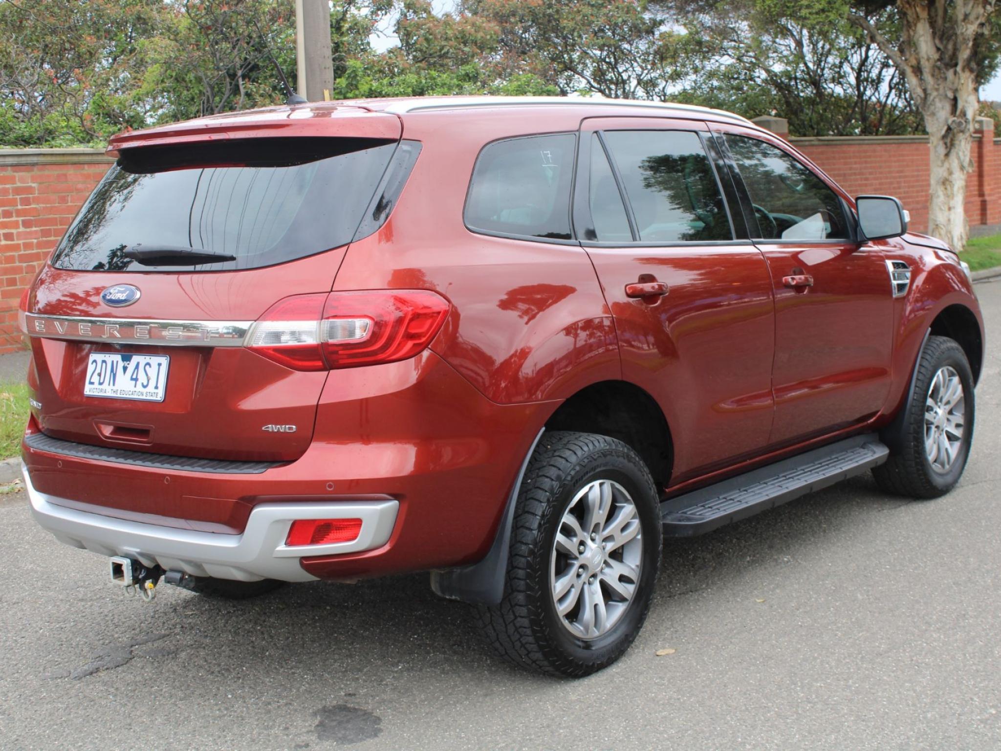 FORD EVEREST TREND UA