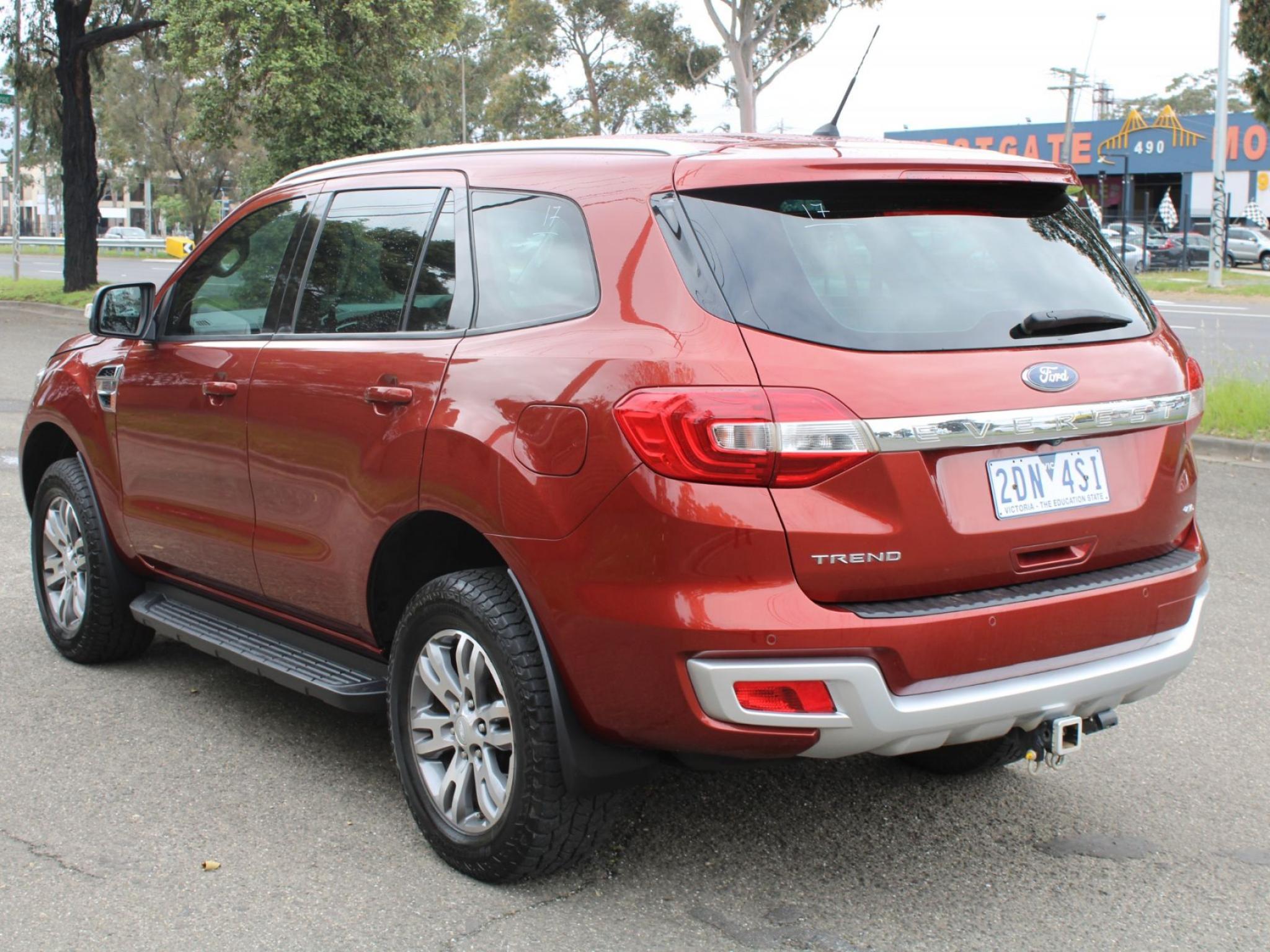 FORD EVEREST TREND UA