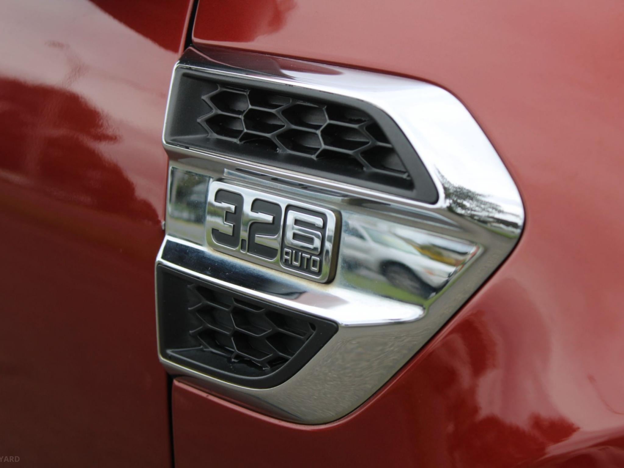FORD EVEREST TREND UA