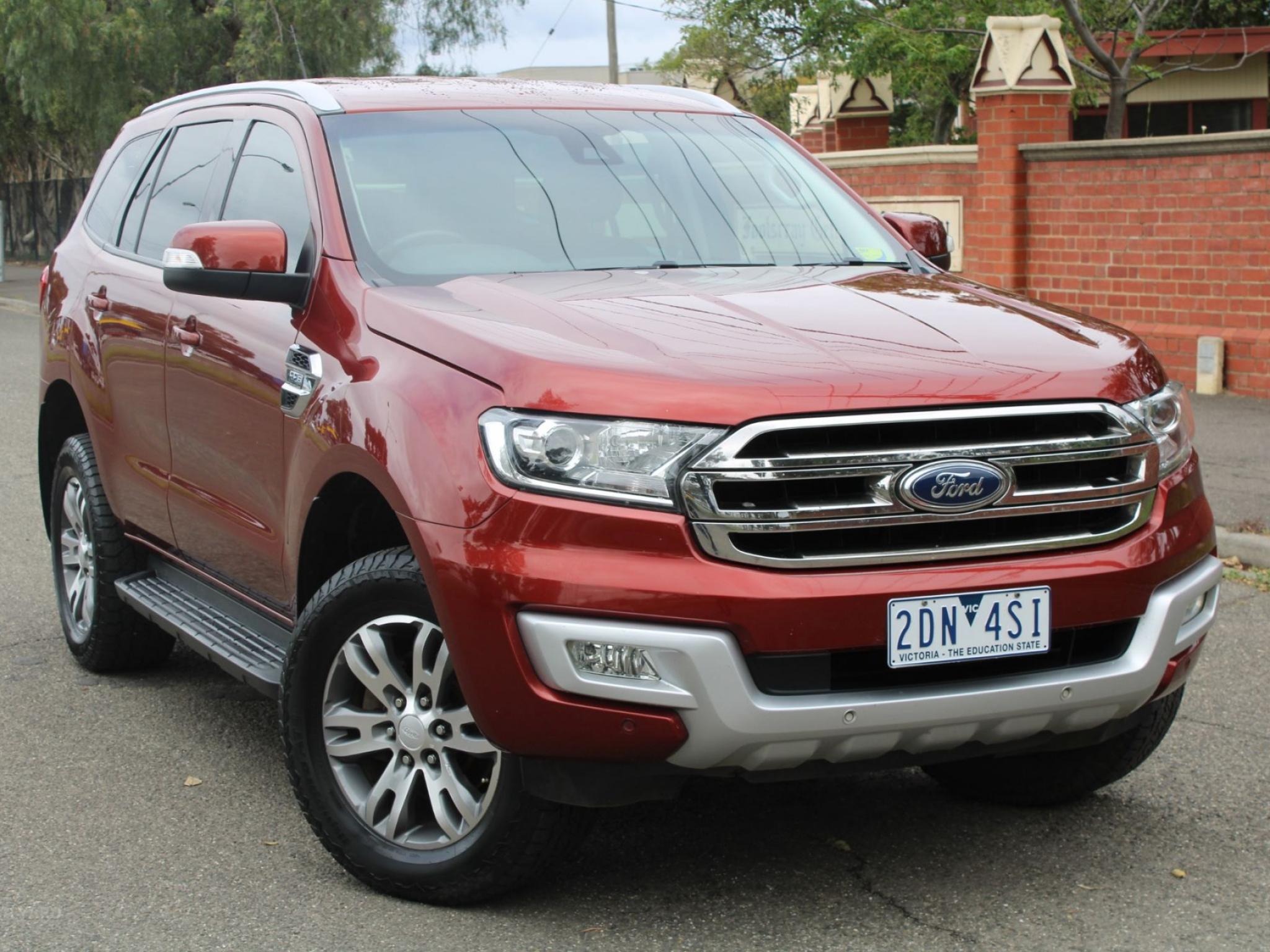 FORD EVEREST TREND UA