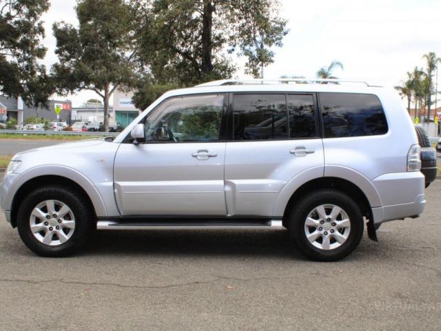 MITSUBISHI PAJERO GLS LWB (4X4) NT