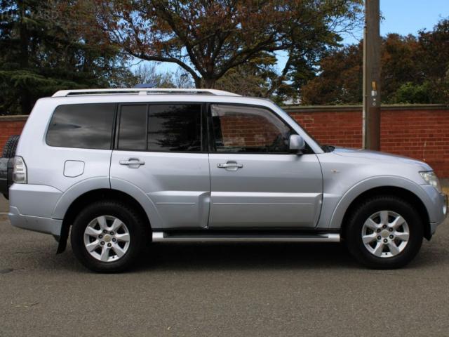 MITSUBISHI PAJERO GLS LWB (4X4) NT