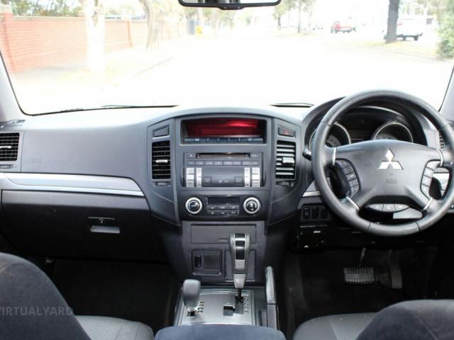 MITSUBISHI PAJERO GLS LWB (4X4) NT